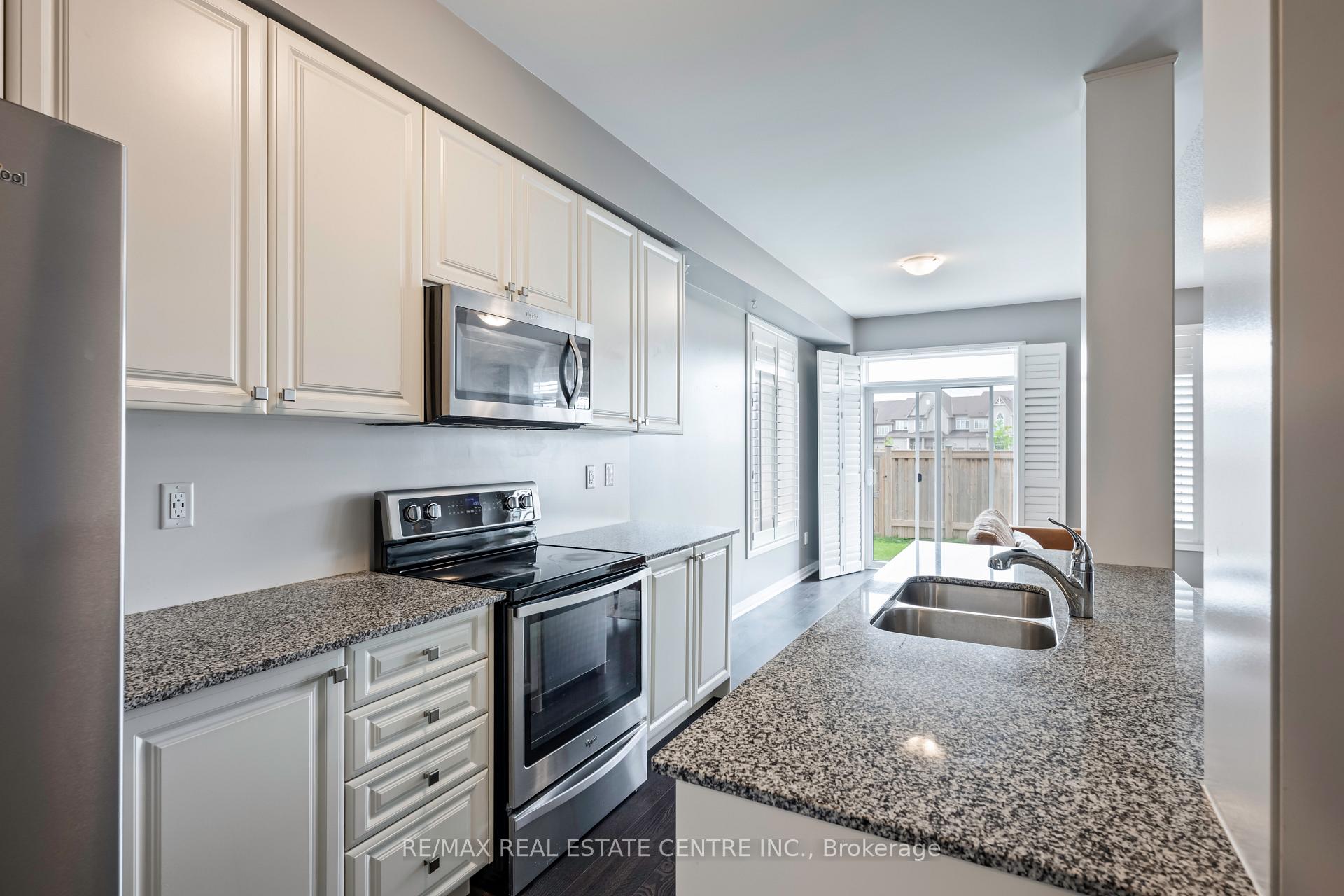 Photo 12 of 20 Porter Drive, Orangeville — HOMEH