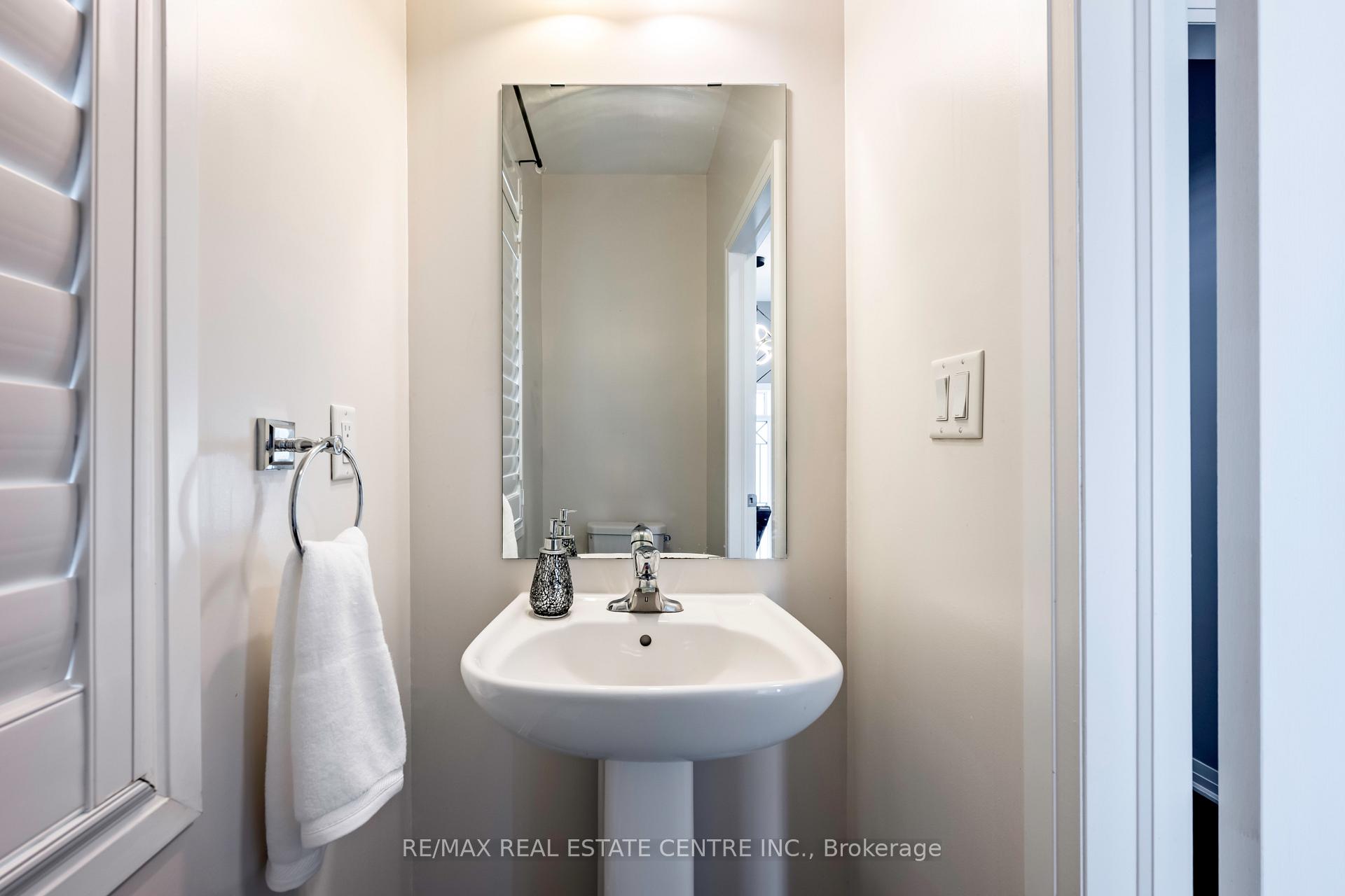 Photo 11 of 20 Porter Drive, Orangeville — HOMEH