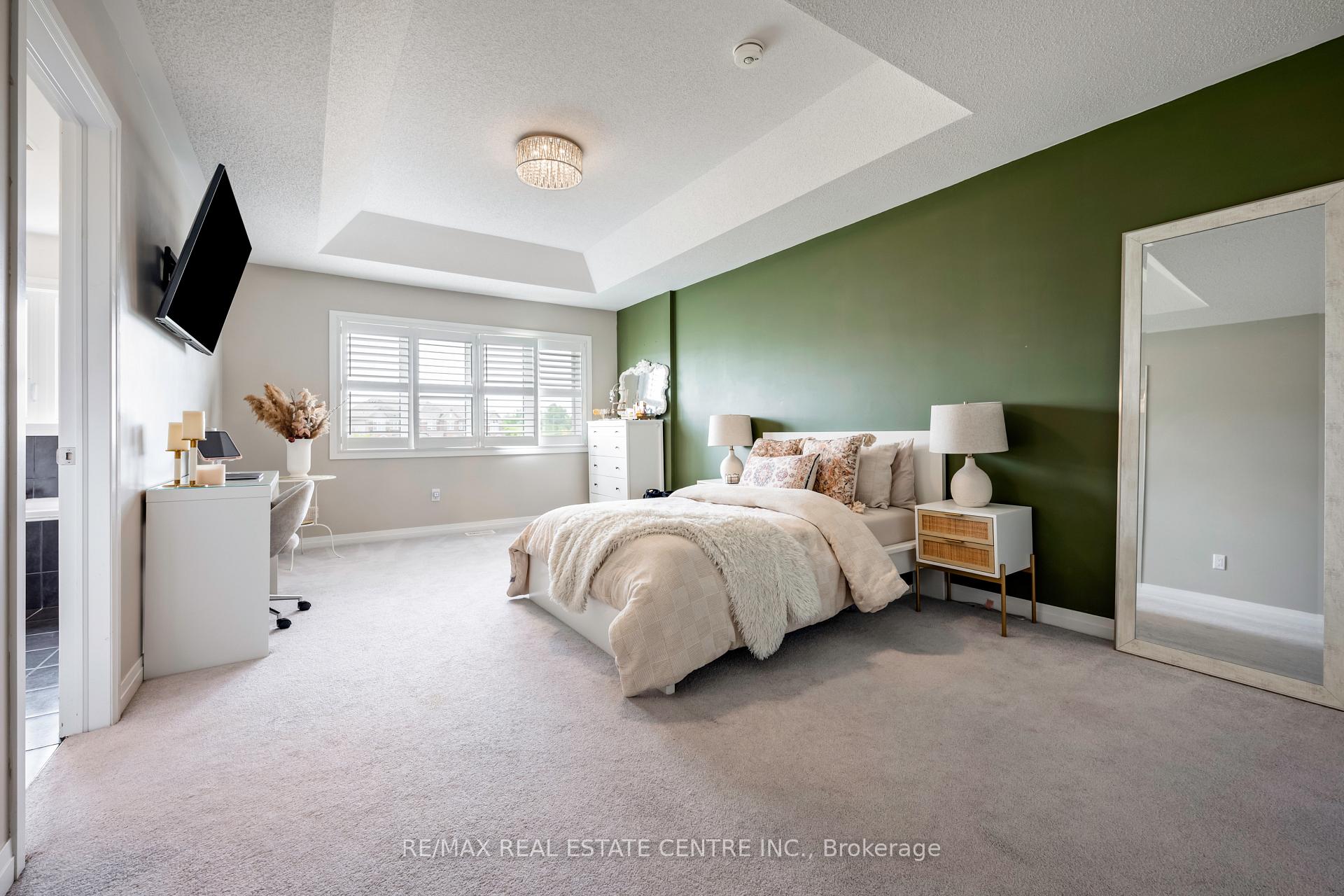 Photo 16 of 20 Porter Drive, Orangeville — HOMEH