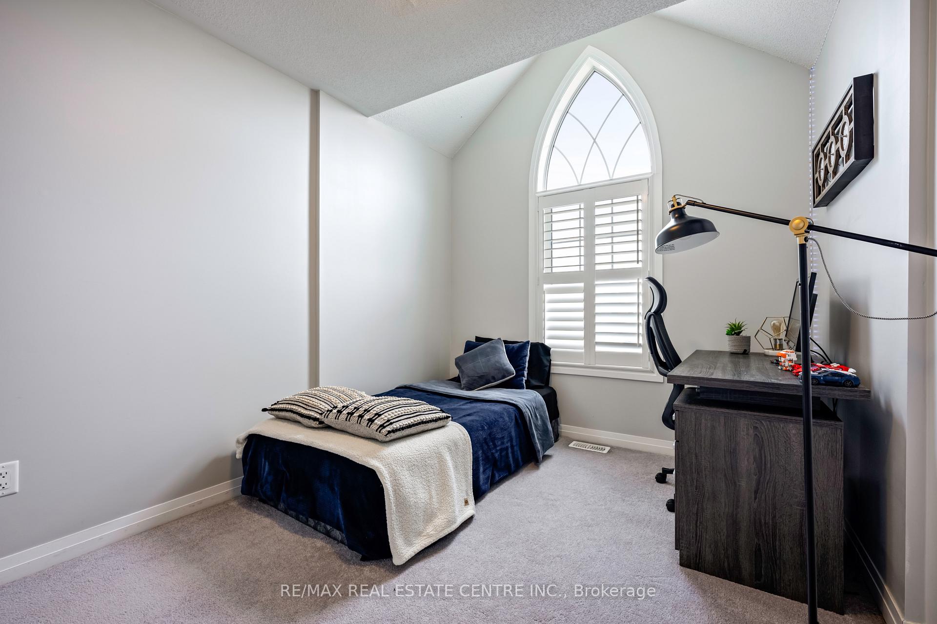 Photo 14 of 20 Porter Drive, Orangeville — HOMEH