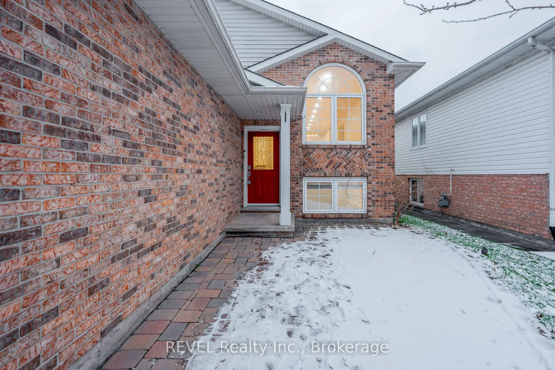 Photo 5 of 8172 Harvest Crescent, Niagara Falls, Ascot — HOMEH
