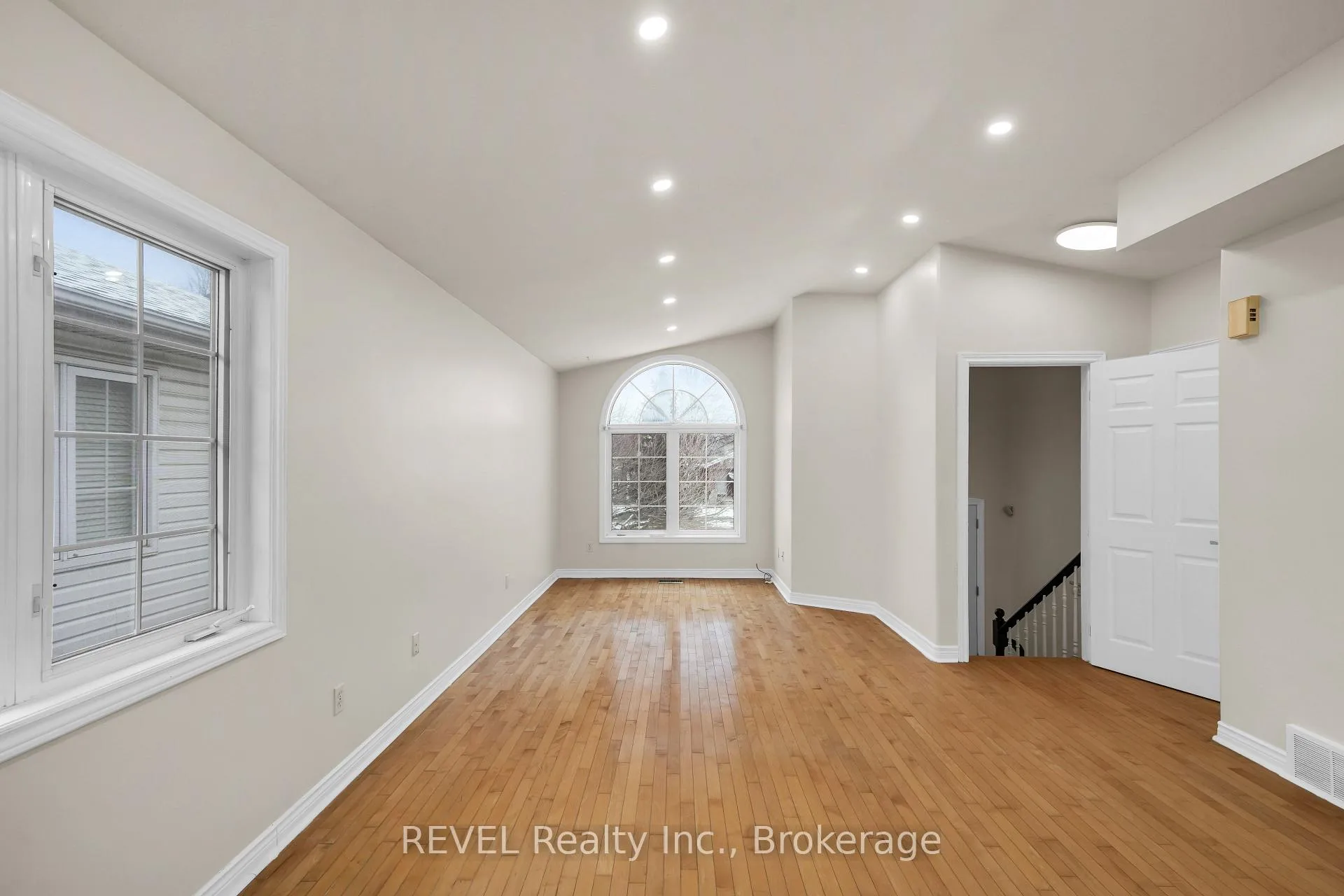 Photo 24 of 8172 Harvest Crescent, Niagara Falls, Ascot — HOMEH