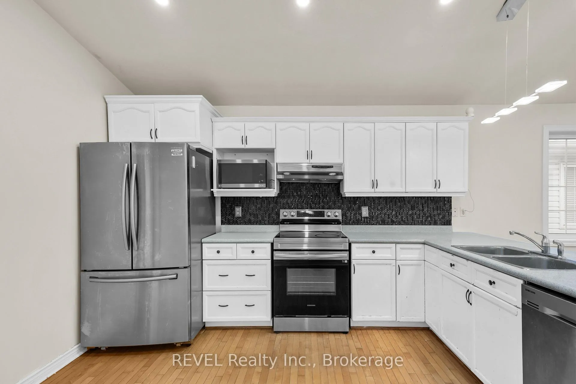 Photo 34 of 8172 Harvest Crescent, Niagara Falls, Ascot — HOMEH
