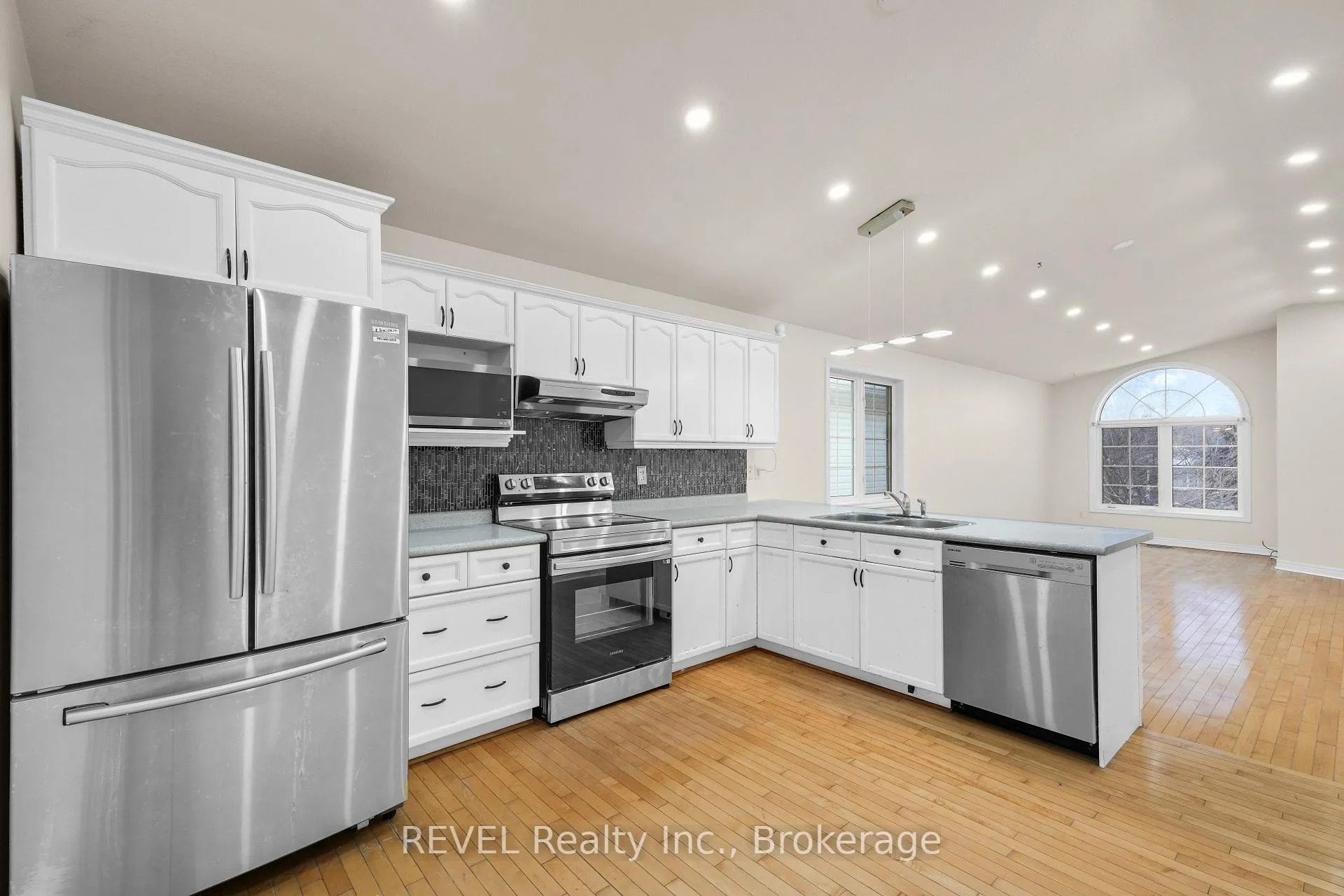 Photo 40 of 8172 Harvest Crescent, Niagara Falls, Ascot — HOMEH