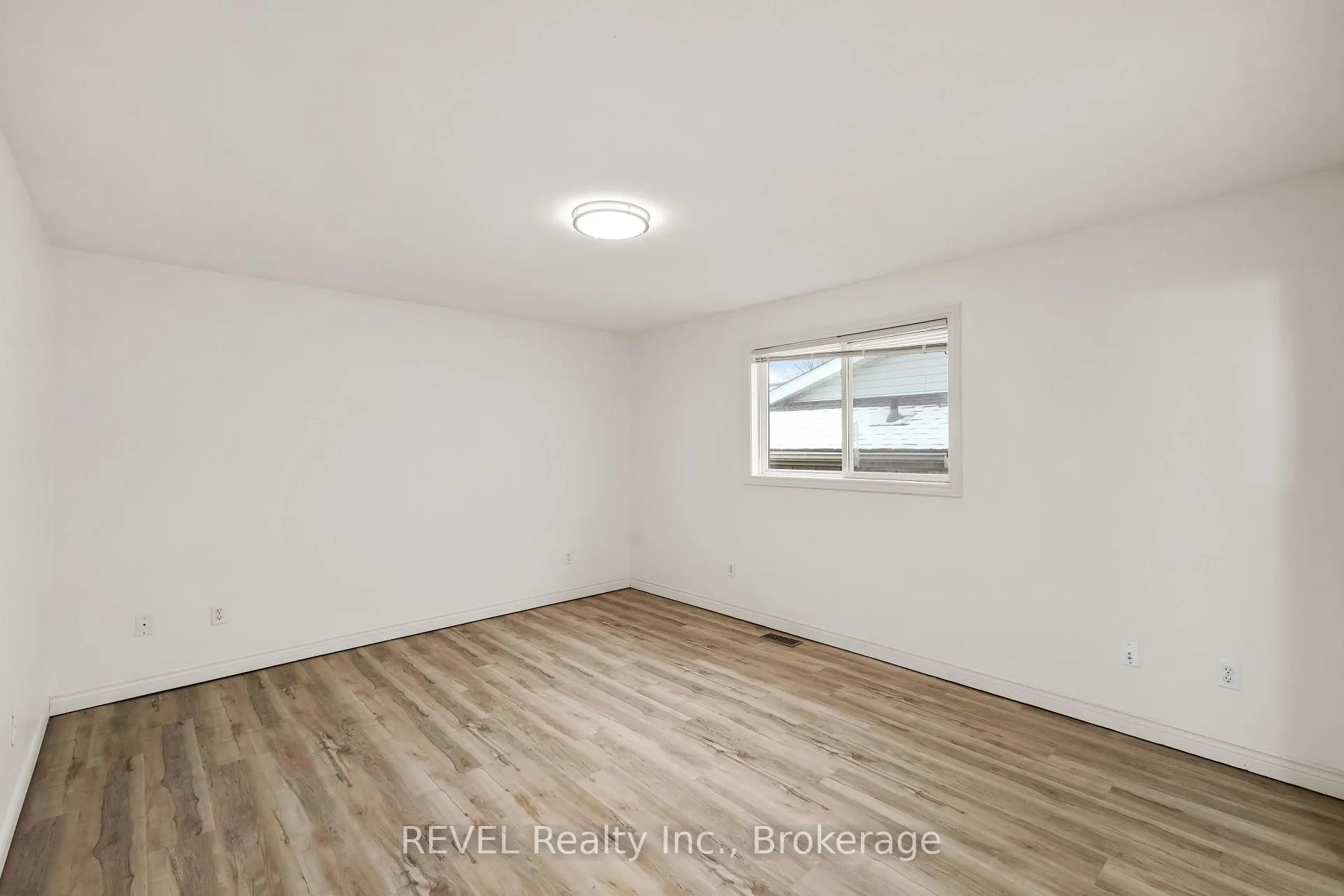 Photo 54 of 8172 Harvest Crescent, Niagara Falls, Ascot — HOMEH