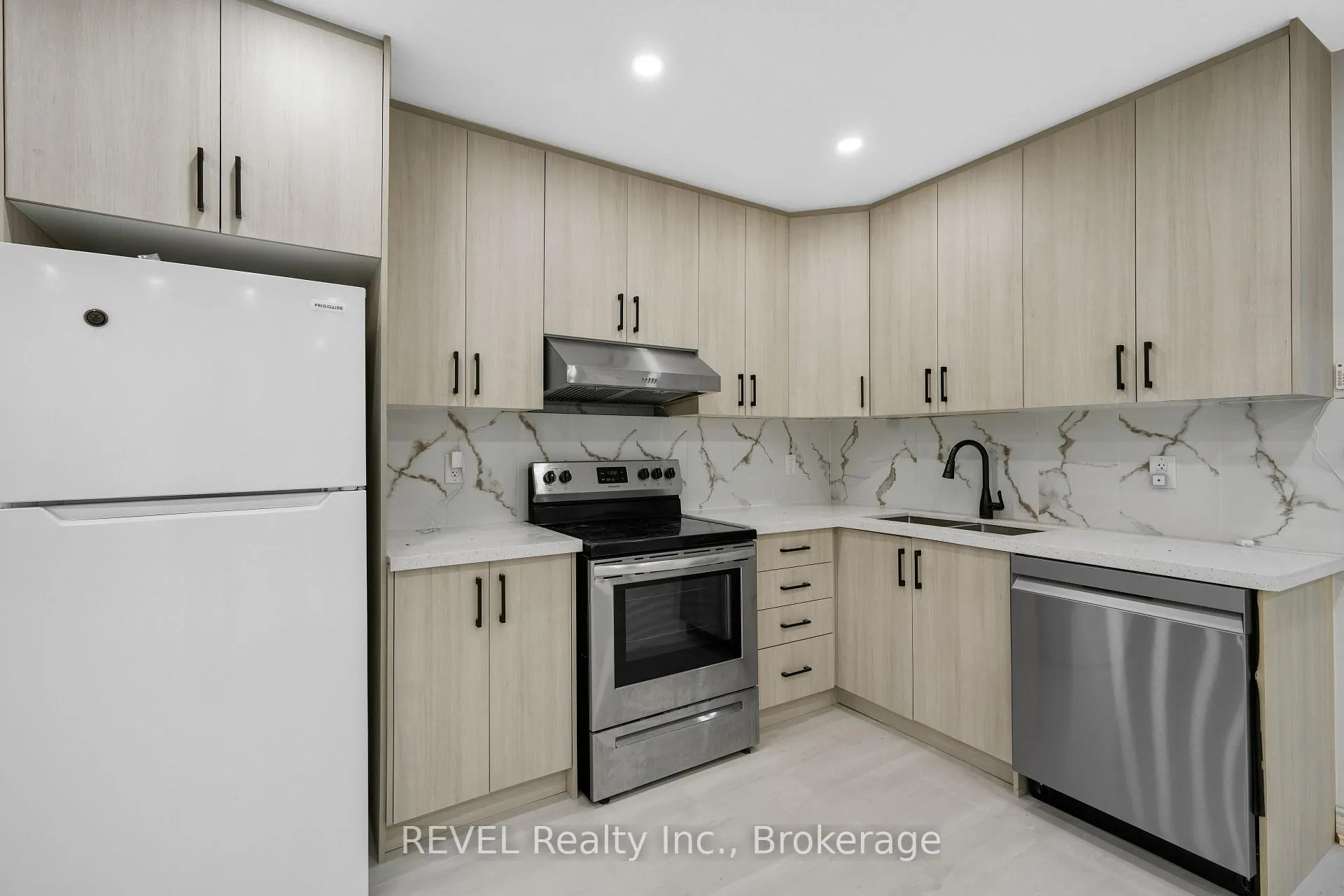Photo 101 of 8172 Harvest Crescent, Niagara Falls, Ascot — HOMEH