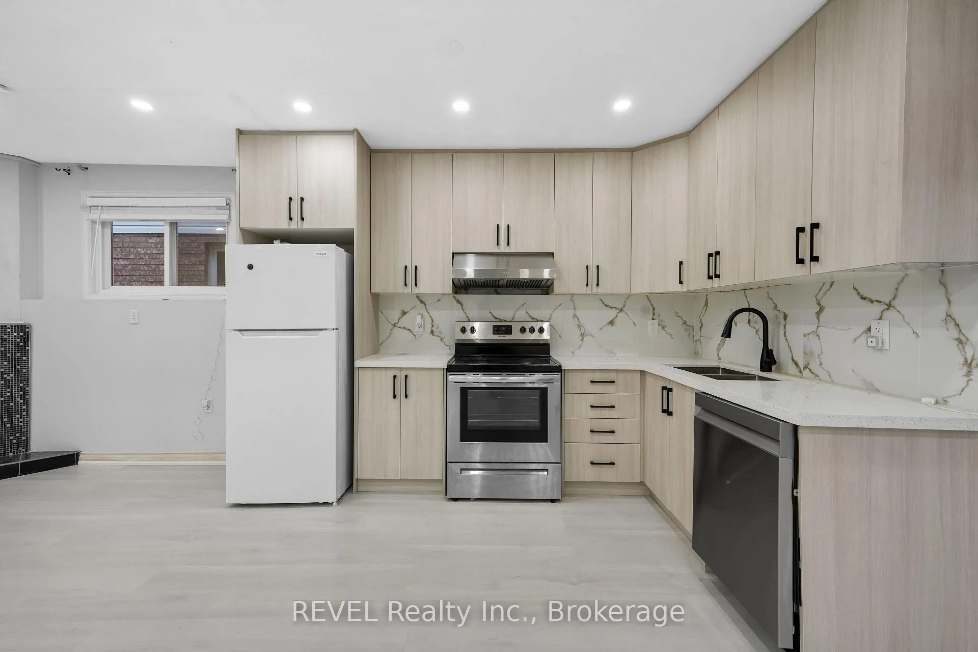 Photo 105 of 8172 Harvest Crescent, Niagara Falls, Ascot — HOMEH