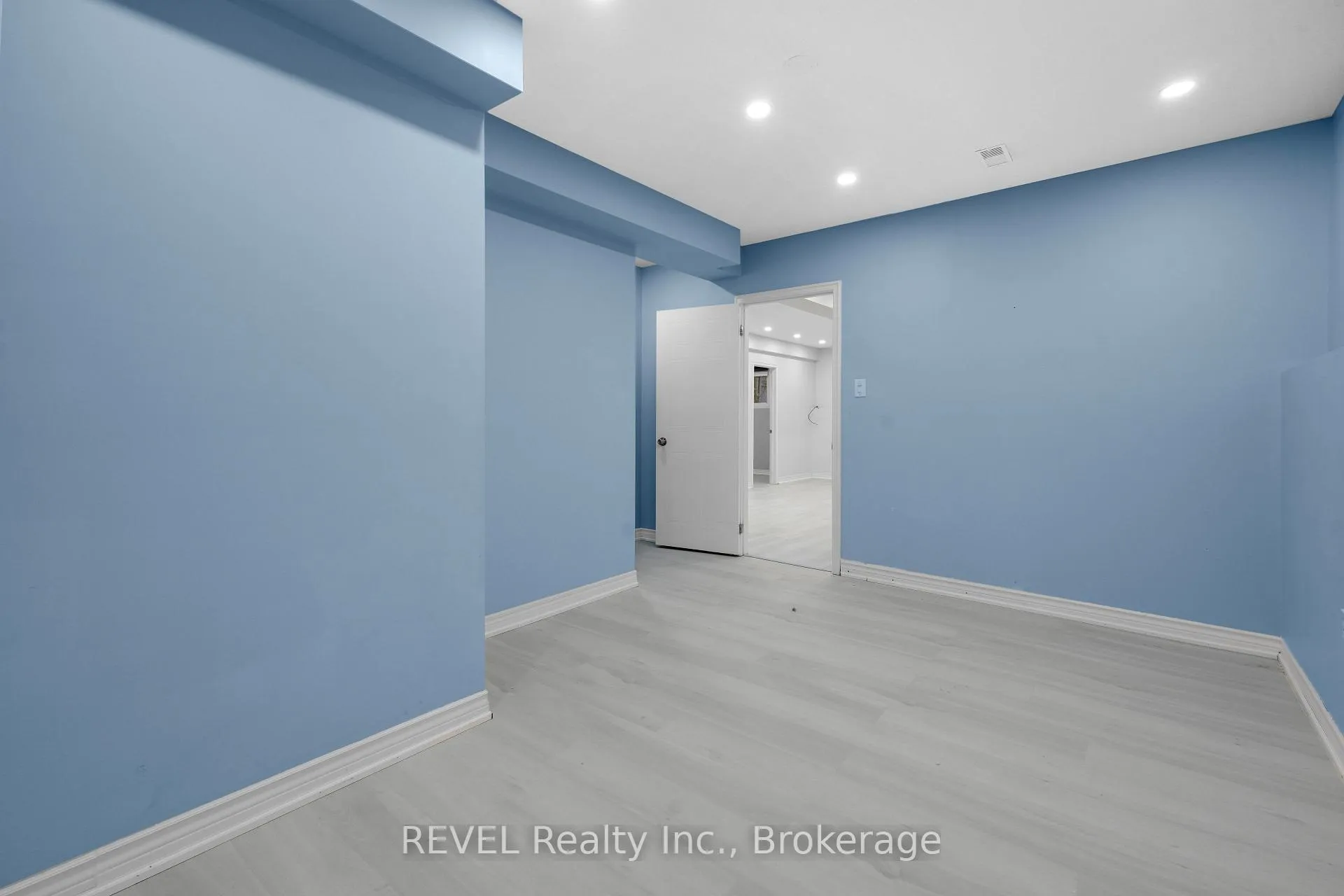 Photo 135 of 8172 Harvest Crescent, Niagara Falls, Ascot — HOMEH