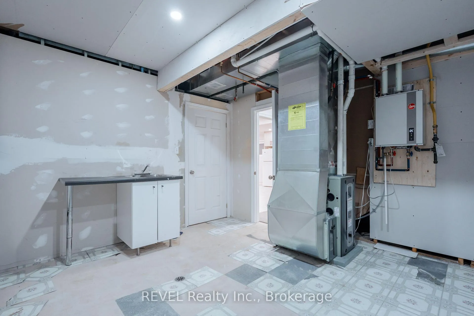Photo 141 of 8172 Harvest Crescent, Niagara Falls, Ascot — HOMEH