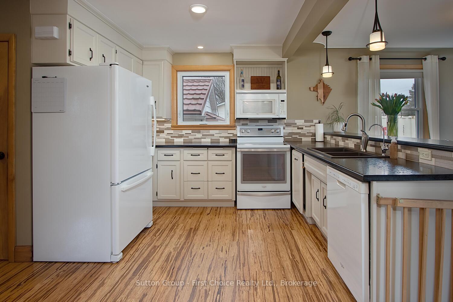 Photo 15 of 4017 Perth Road 107, Perth East, North Easthope — HOMEH
