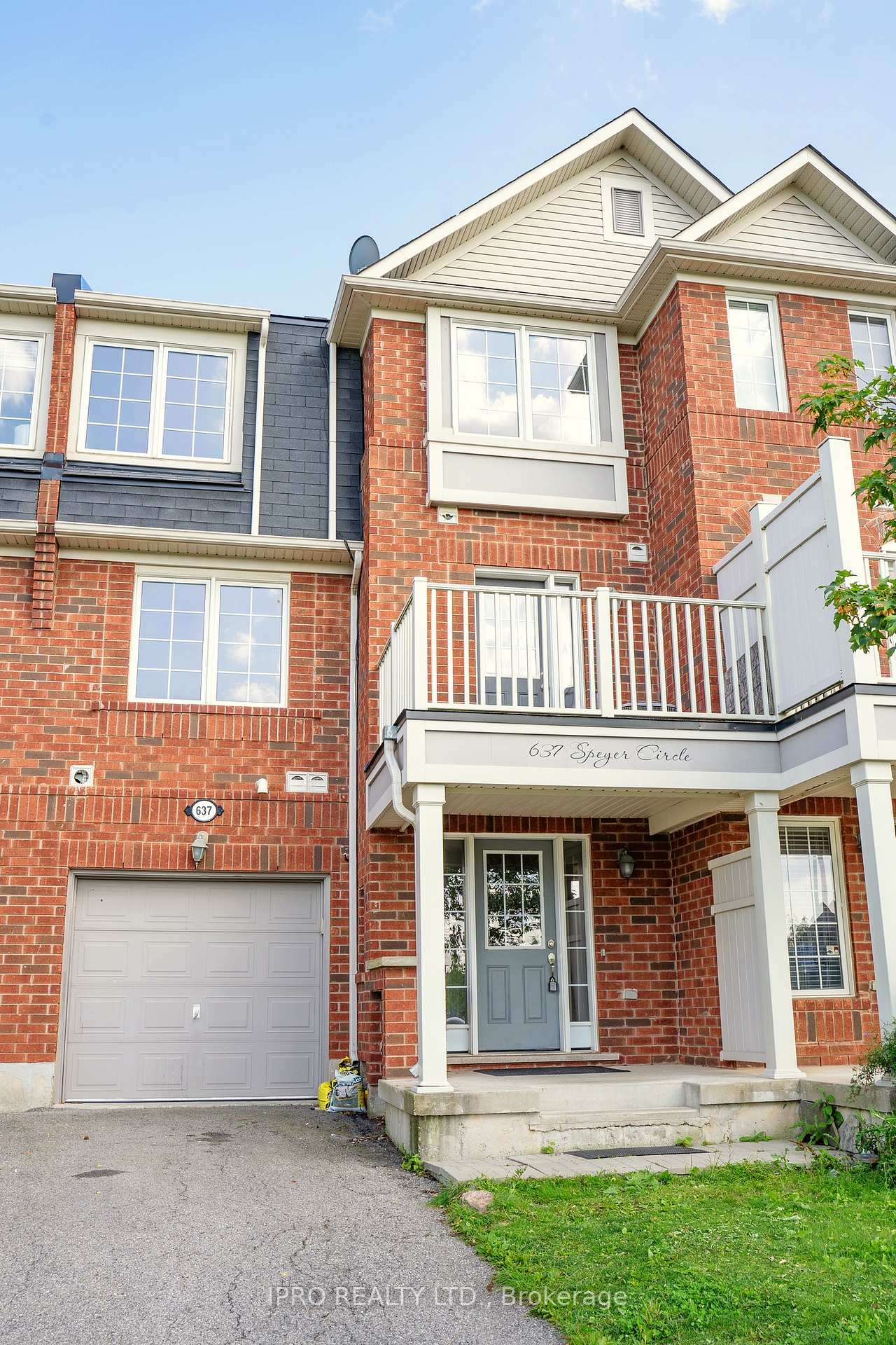 Front of 637 Speyer Circle