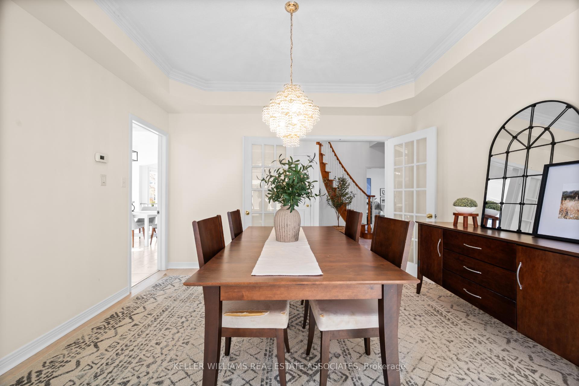 Photo 8 of 73 Fawnbrook Circle, Markham, Unionville — HOMEH