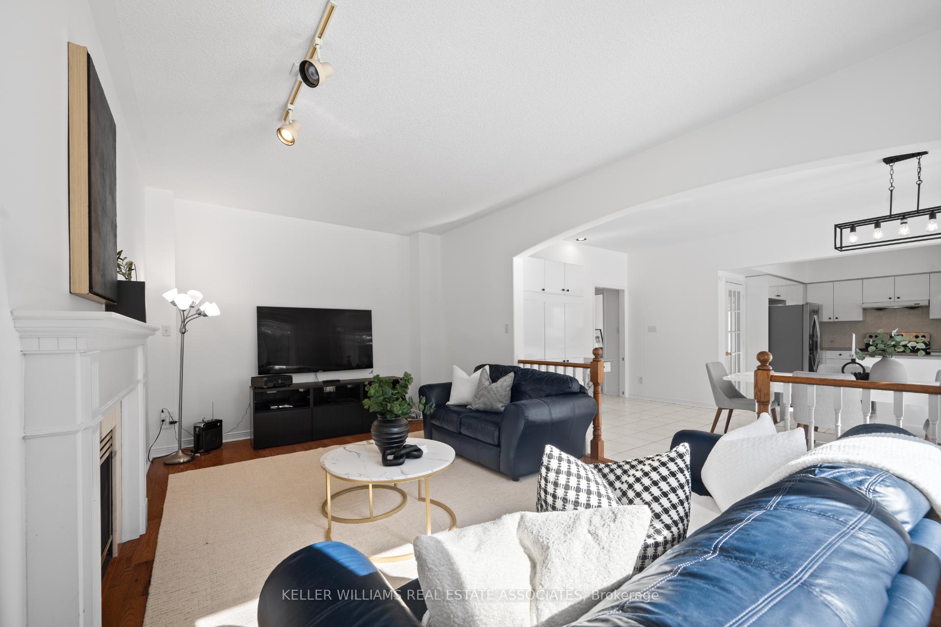 Photo 19 of 73 Fawnbrook Circle, Markham, Unionville — HOMEH