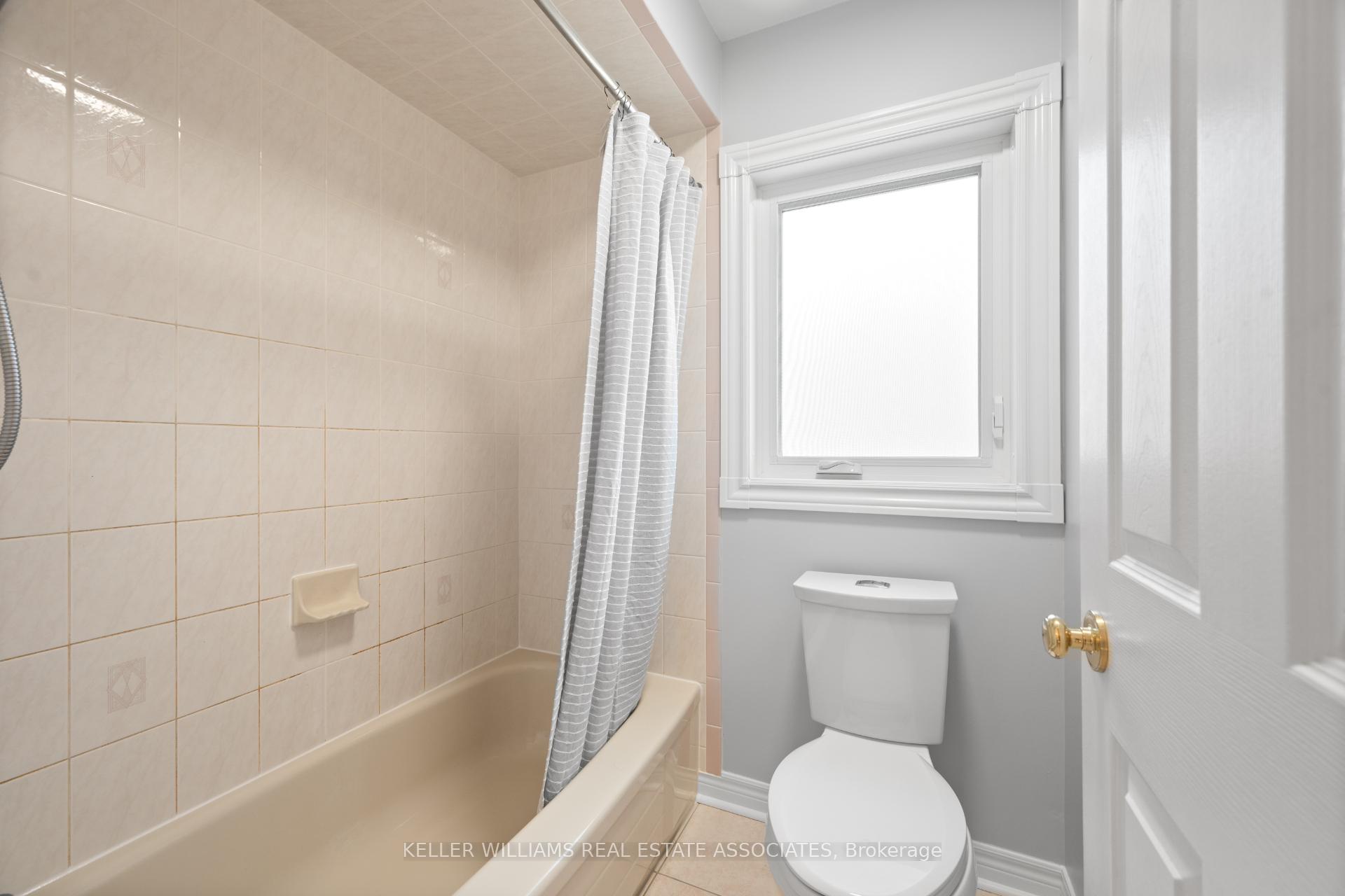 Photo 30 of 73 Fawnbrook Circle, Markham, Unionville — HOMEH