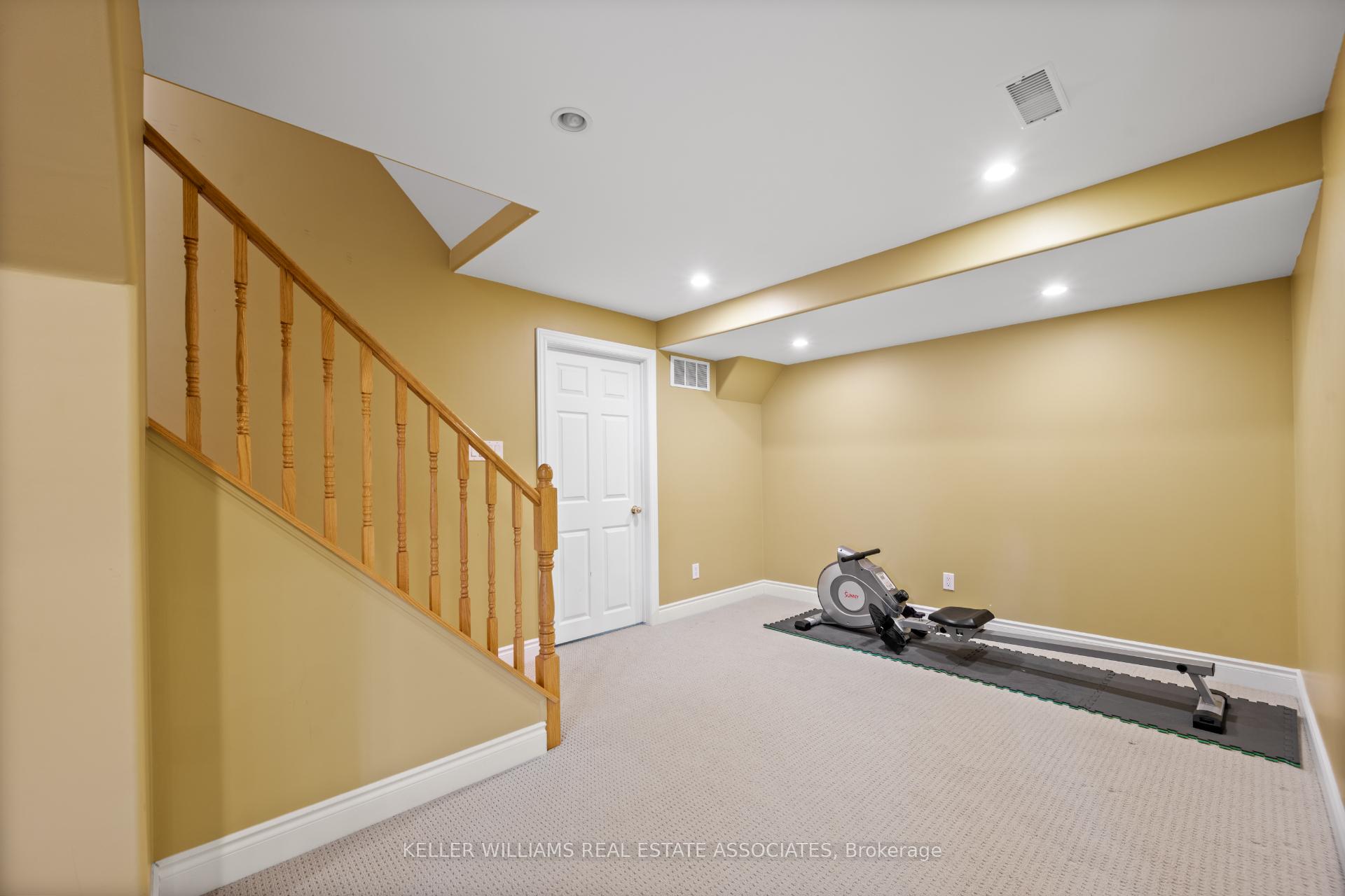 Photo 37 of 73 Fawnbrook Circle, Markham, Unionville — HOMEH