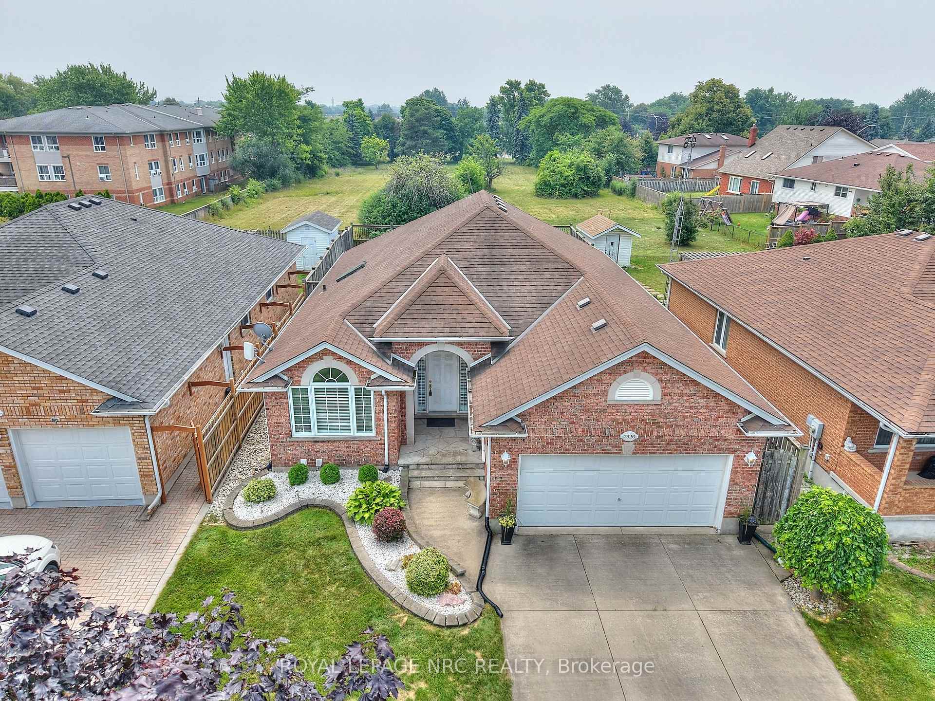 Photo 1 of 7926 Foxe Drive, Niagara Falls, Mt. Carmel — HOMEH