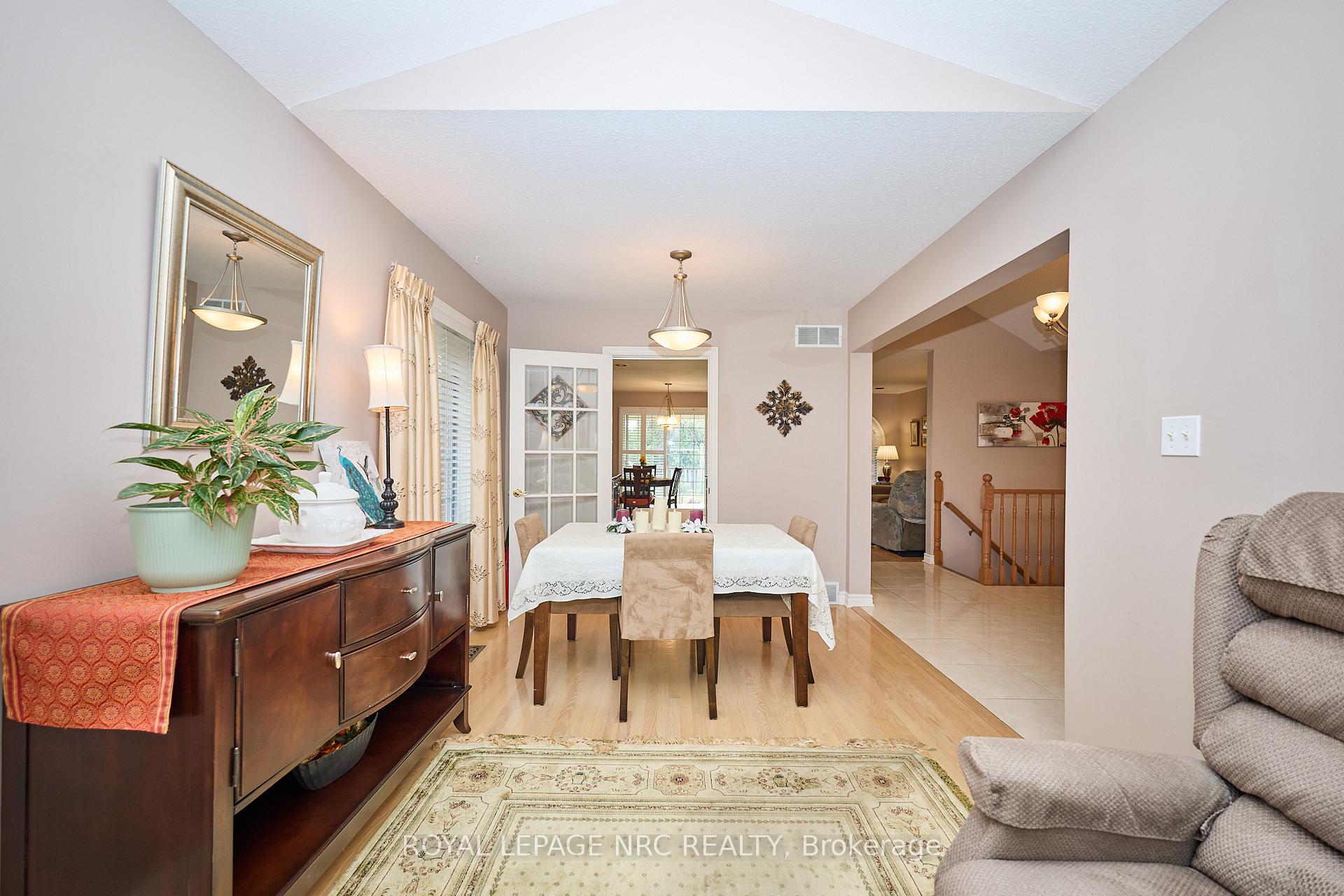 Photo 14 of 7926 Foxe Drive, Niagara Falls, Mt. Carmel — HOMEH