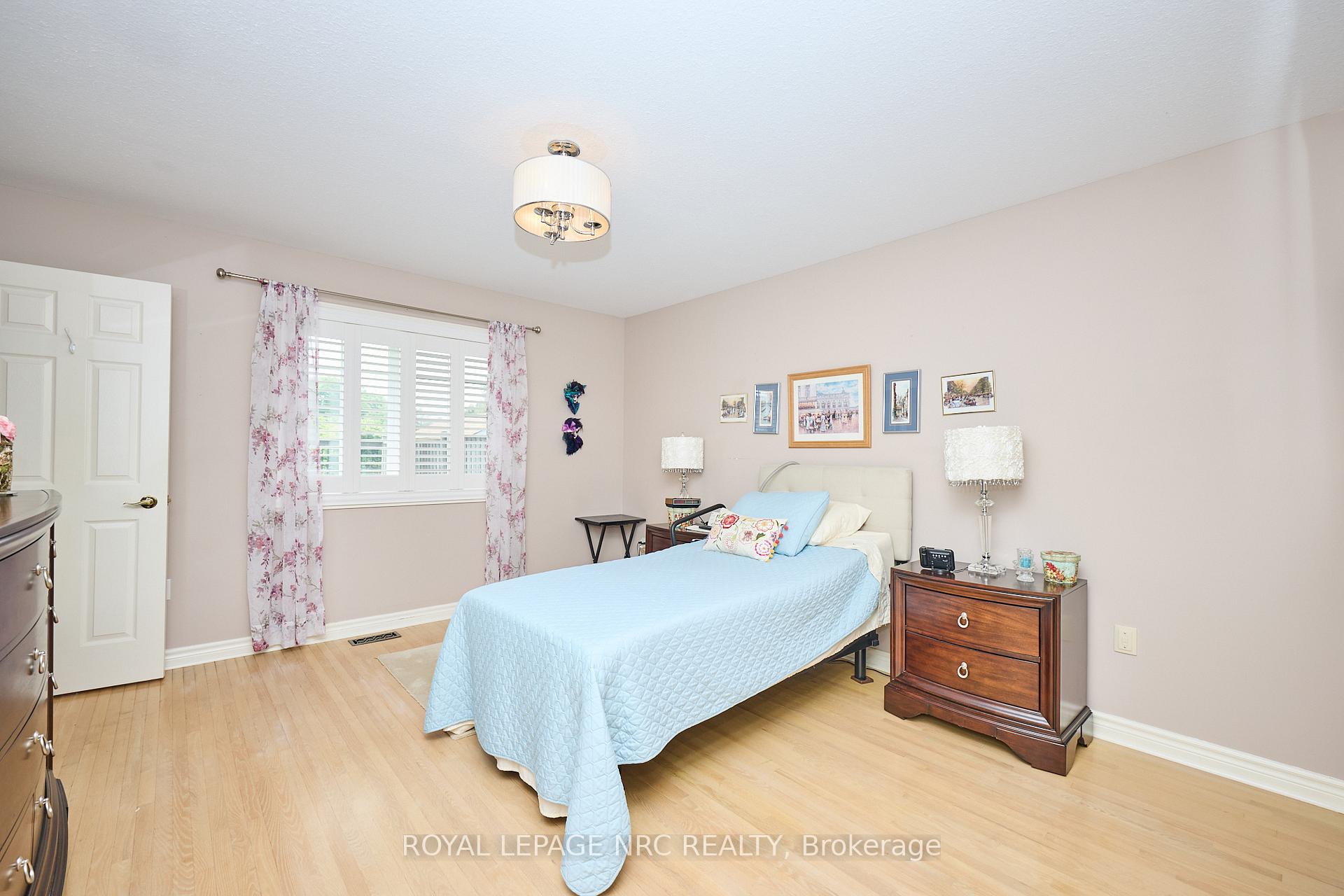 Photo 23 of 7926 Foxe Drive, Niagara Falls, Mt. Carmel — HOMEH