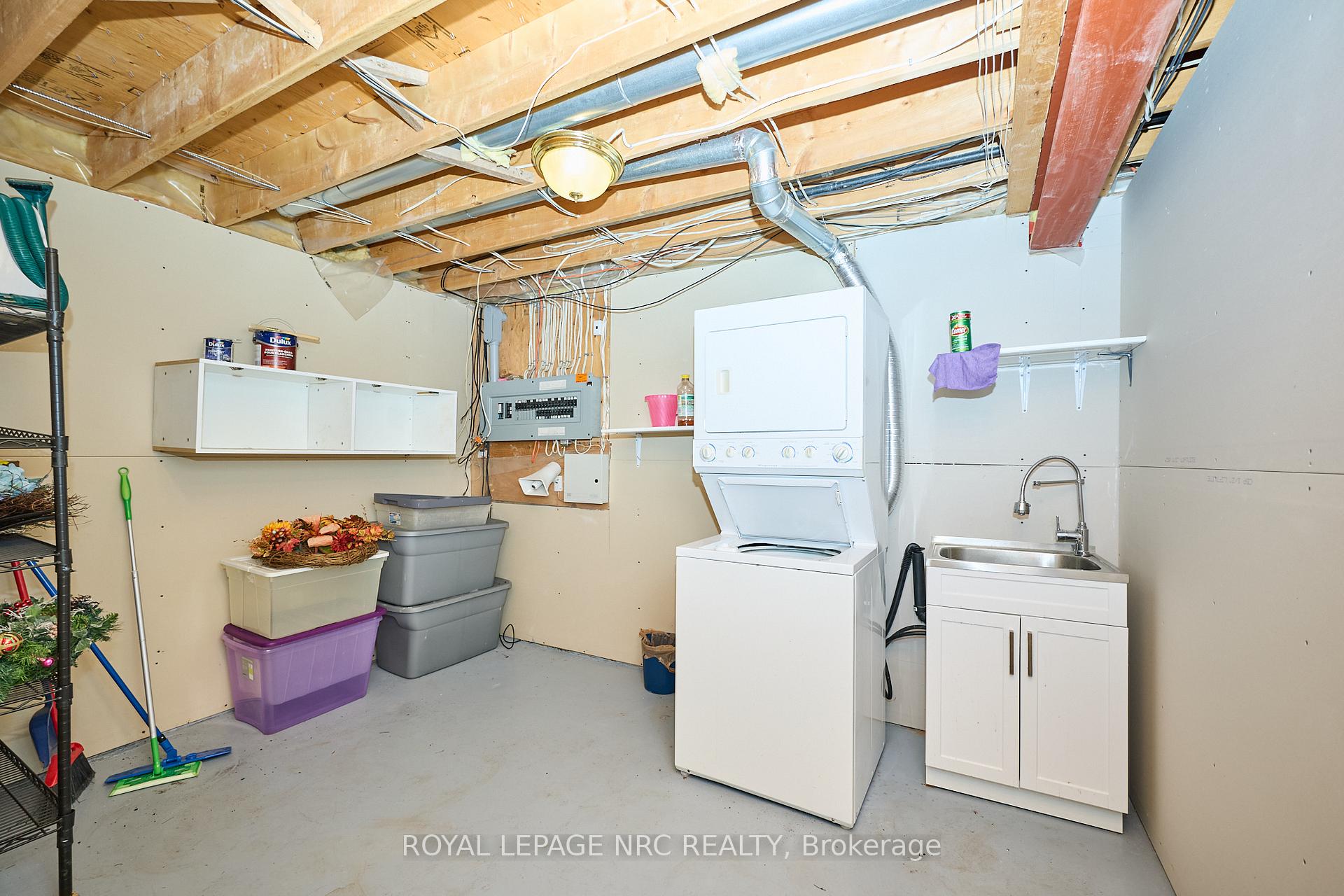 Photo 33 of 7926 Foxe Drive, Niagara Falls, Mt. Carmel — HOMEH