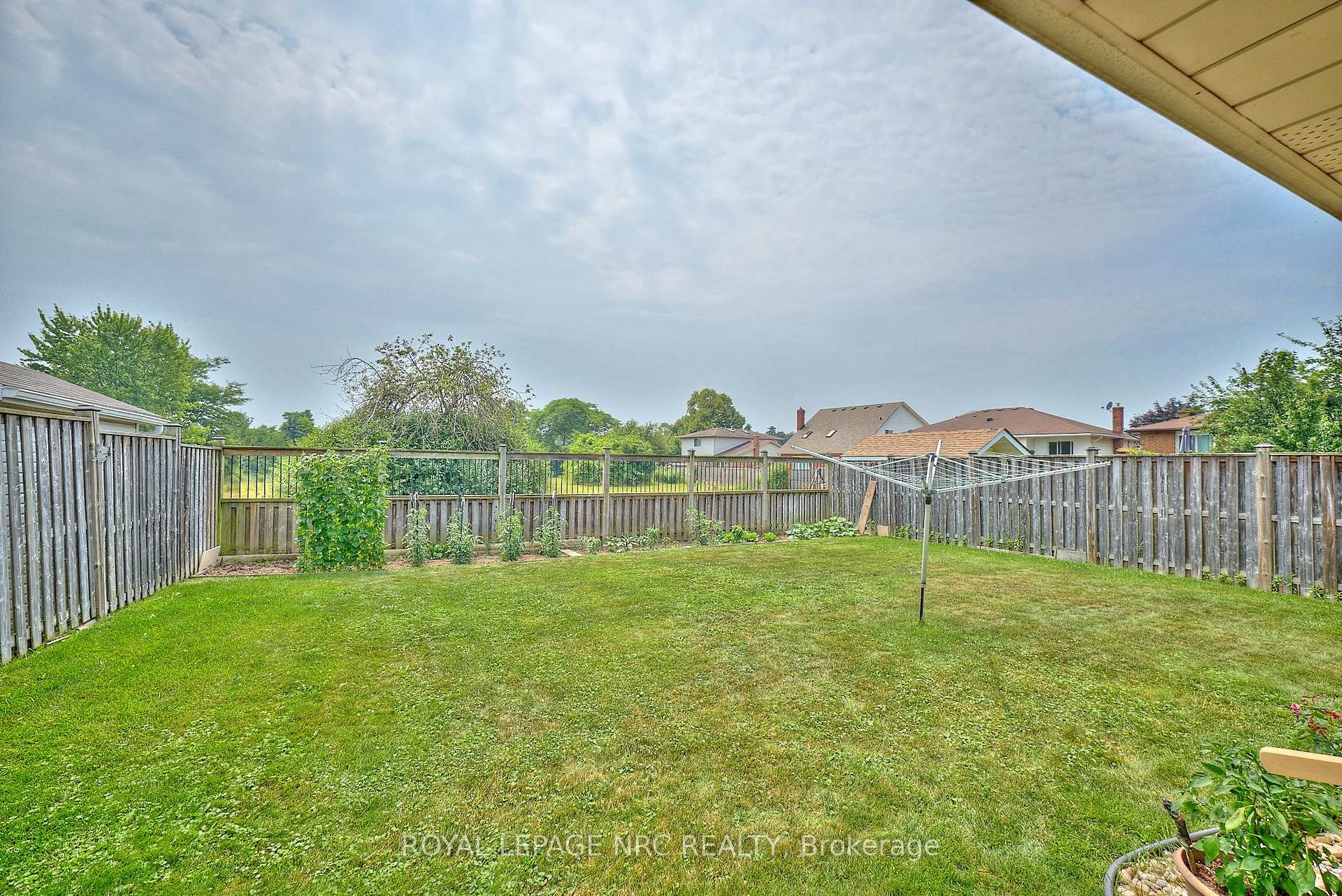 Photo 37 of 7926 Foxe Drive, Niagara Falls, Mt. Carmel — HOMEH