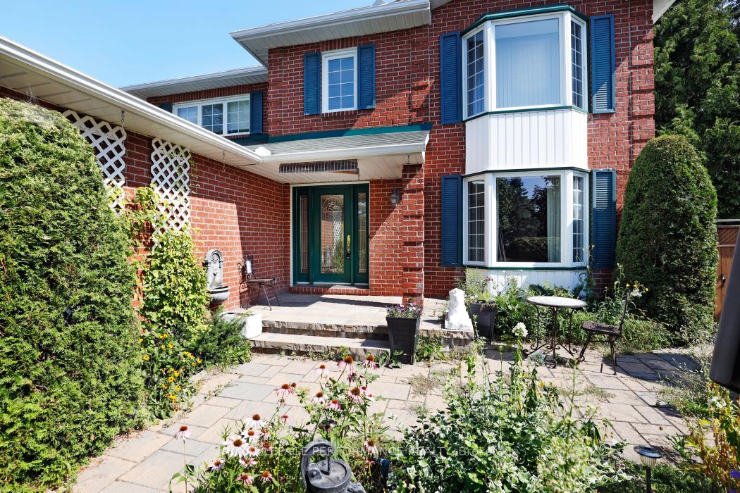 Photo 2 of 1870 Robinwood Place, Ottawa, Chapel Hill — HOMEH