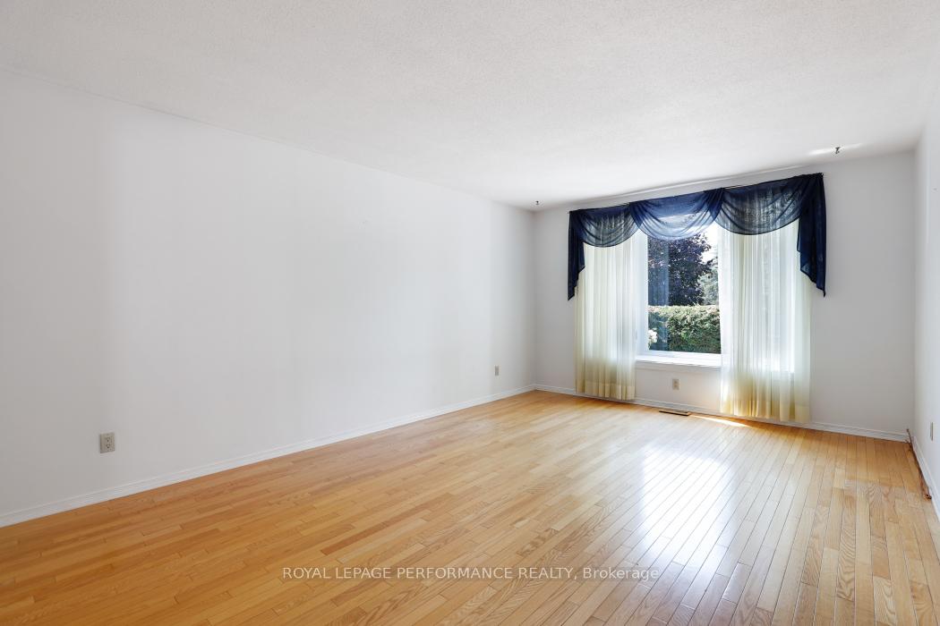 Photo 7 of 1870 Robinwood Place, Ottawa, Chapel Hill — HOMEH