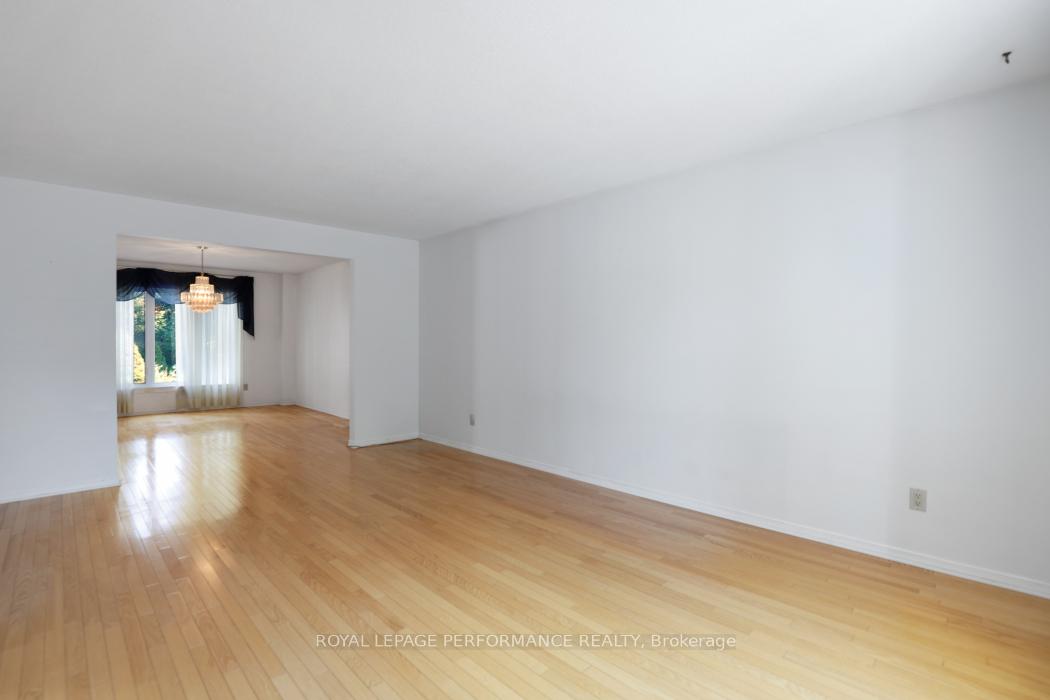 Photo 8 of 1870 Robinwood Place, Ottawa, Chapel Hill — HOMEH