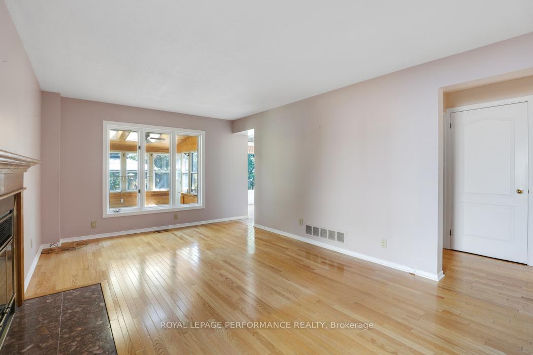 Photo 11 of 1870 Robinwood Place, Ottawa, Chapel Hill — HOMEH