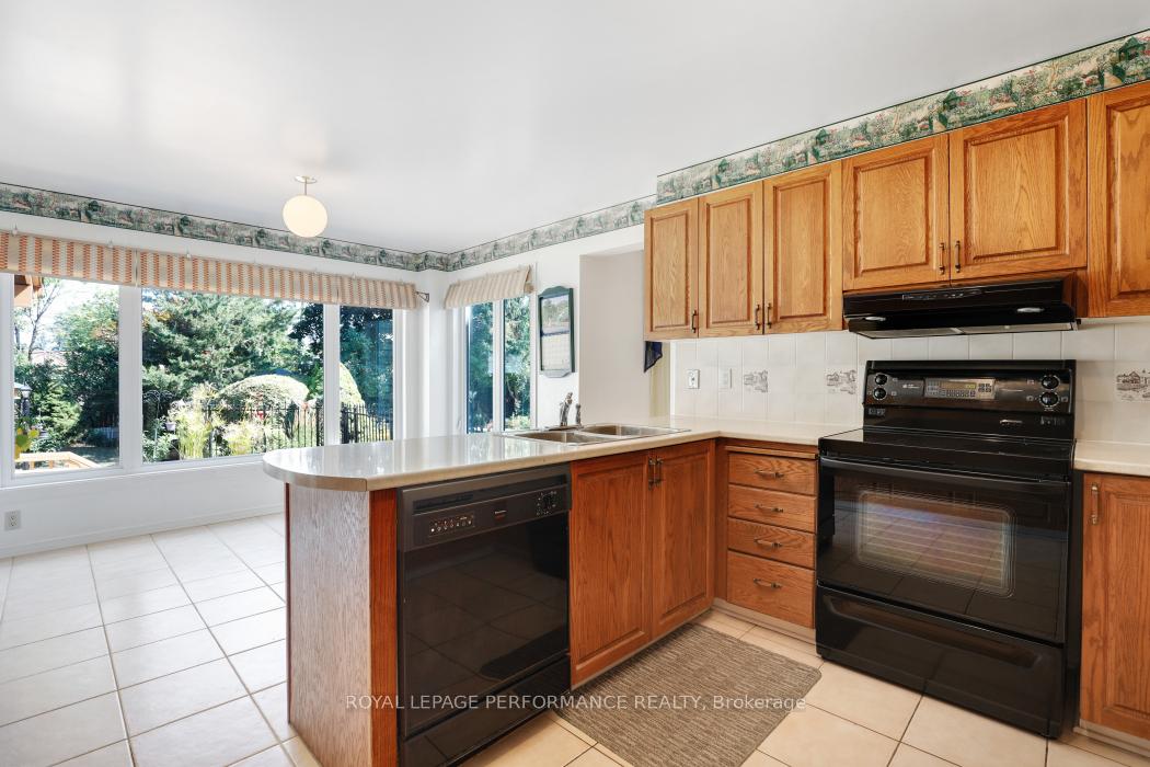 Photo 12 of 1870 Robinwood Place, Ottawa, Chapel Hill — HOMEH