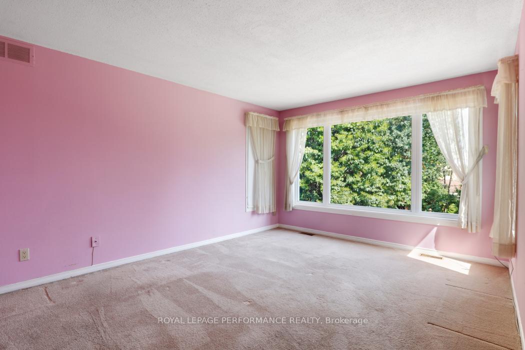 Photo 17 of 1870 Robinwood Place, Ottawa, Chapel Hill — HOMEH