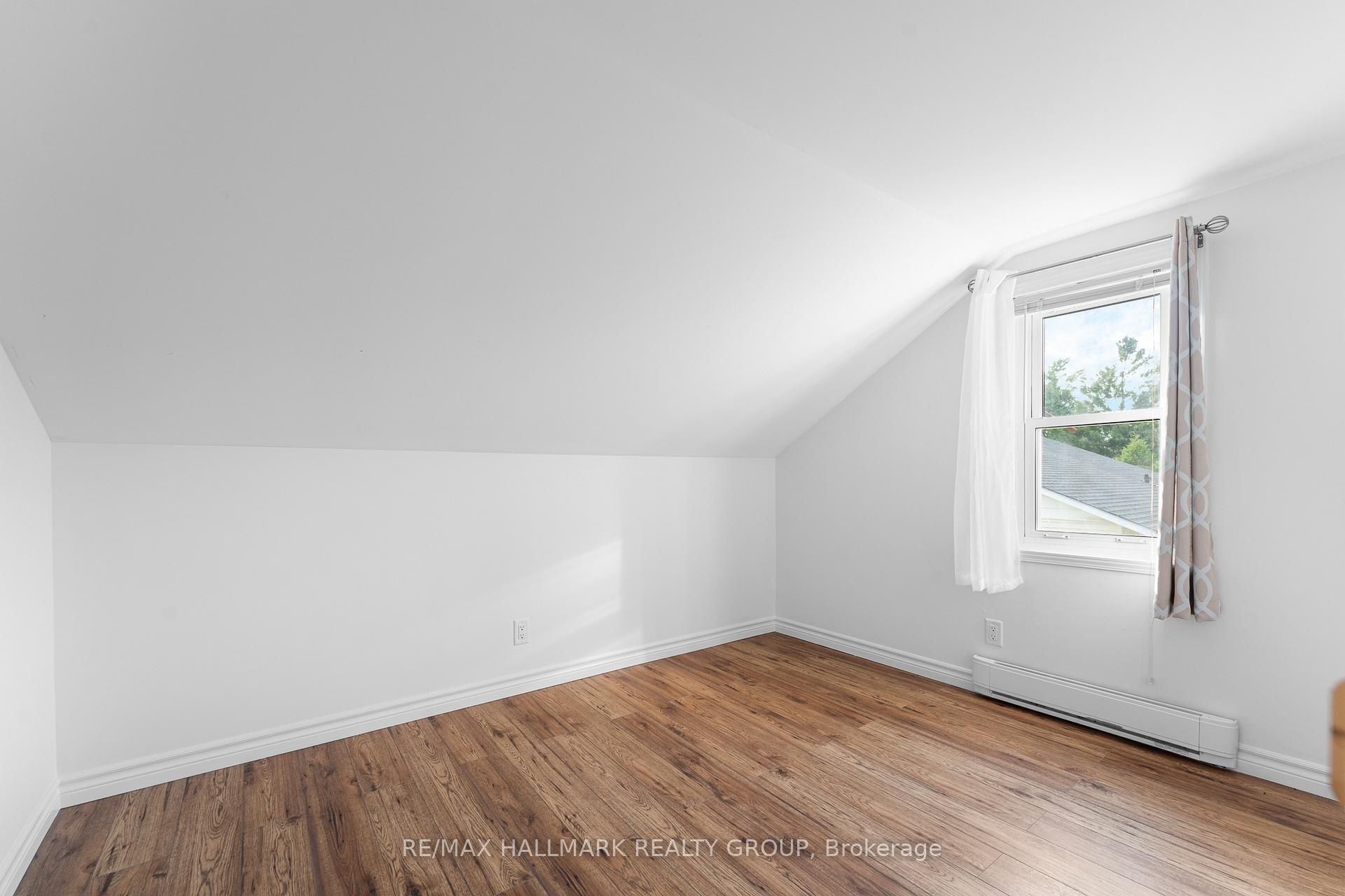 Photo 13 of 5 Nelson Street, North Stormont, Finch — HOMEH