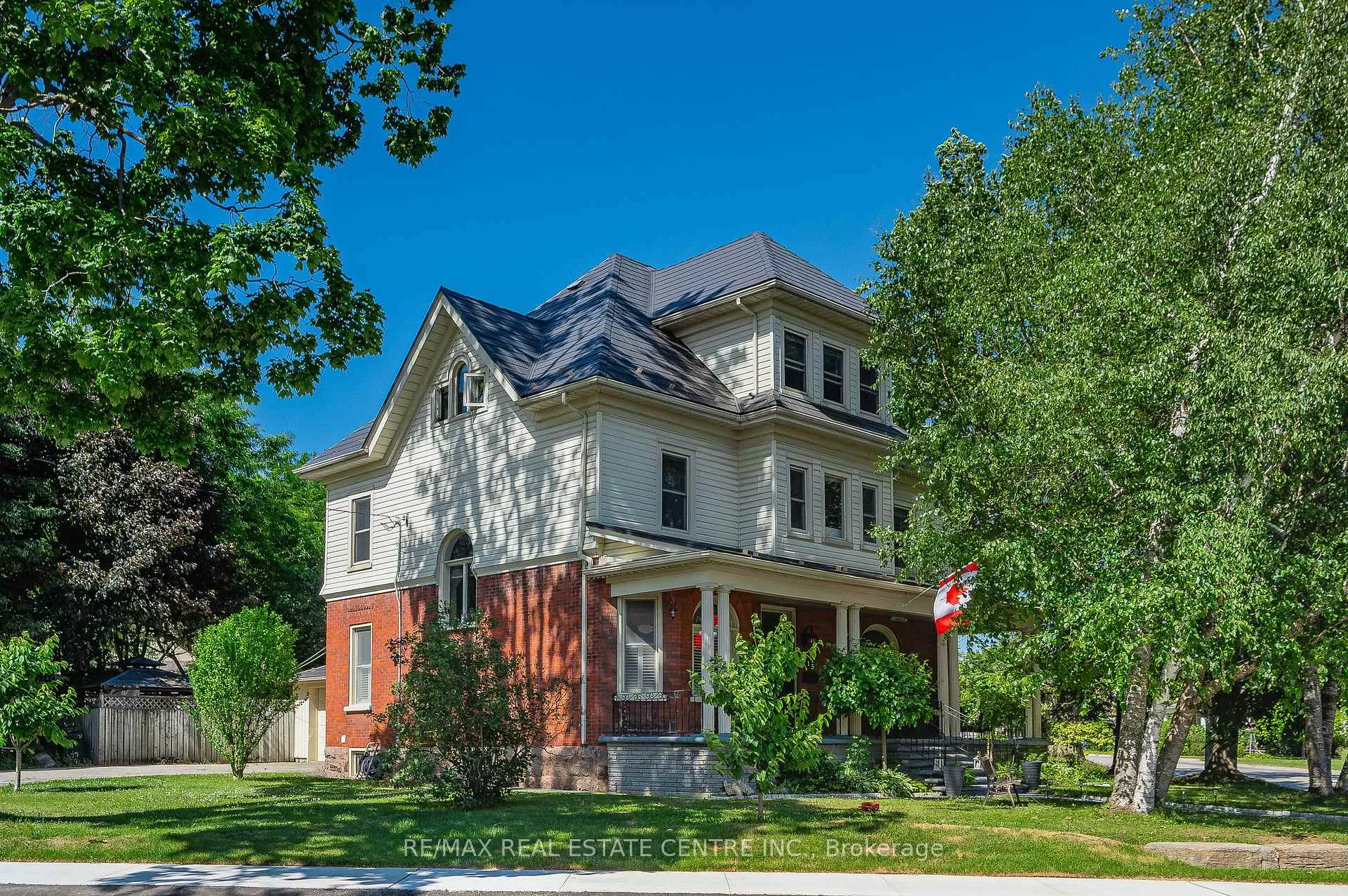 Photo 8 of 415 Wallace Ave N, North Perth, Listowel — HOMEH