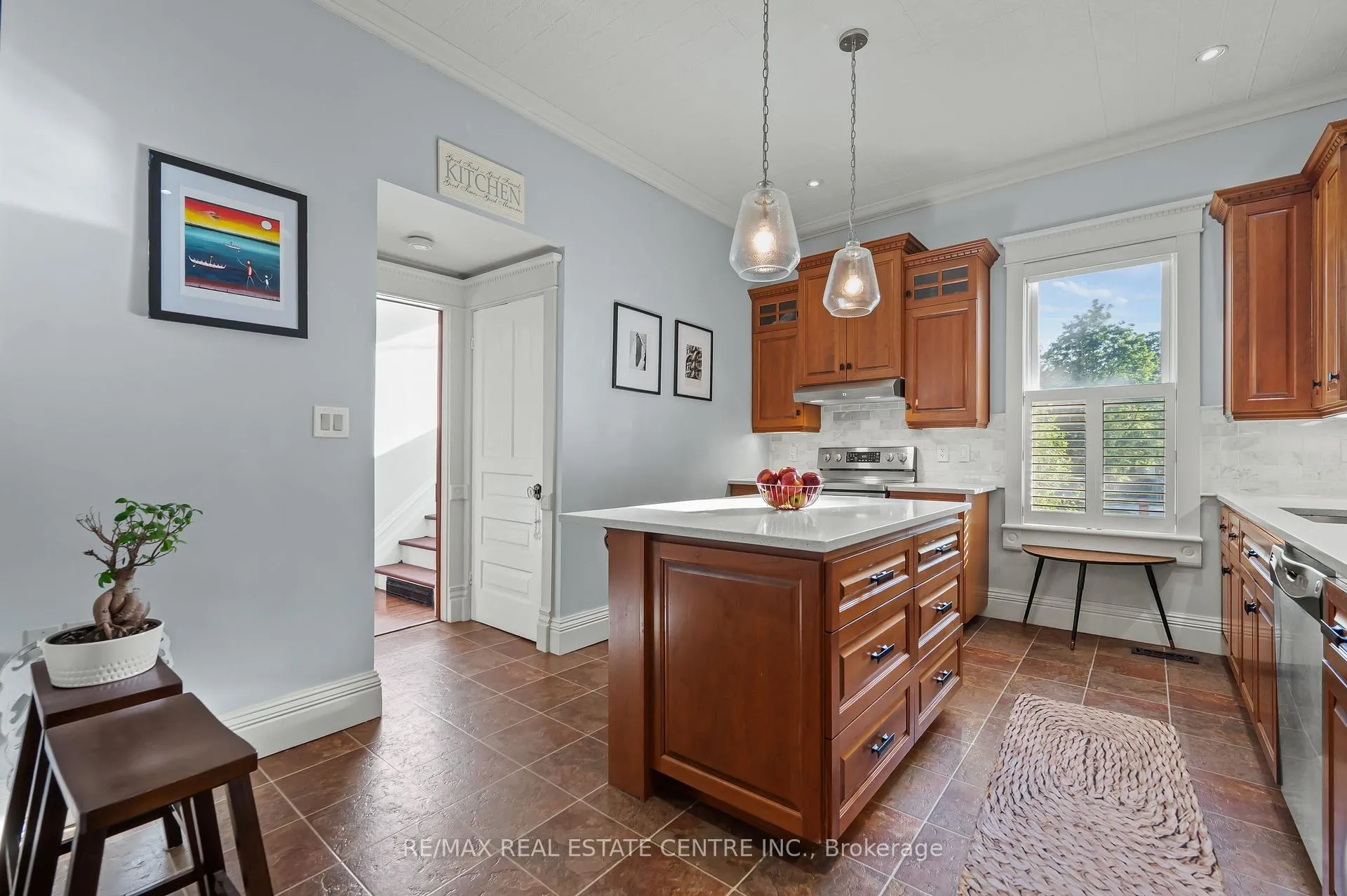 Photo 58 of 415 Wallace Ave N, North Perth, Listowel — HOMEH