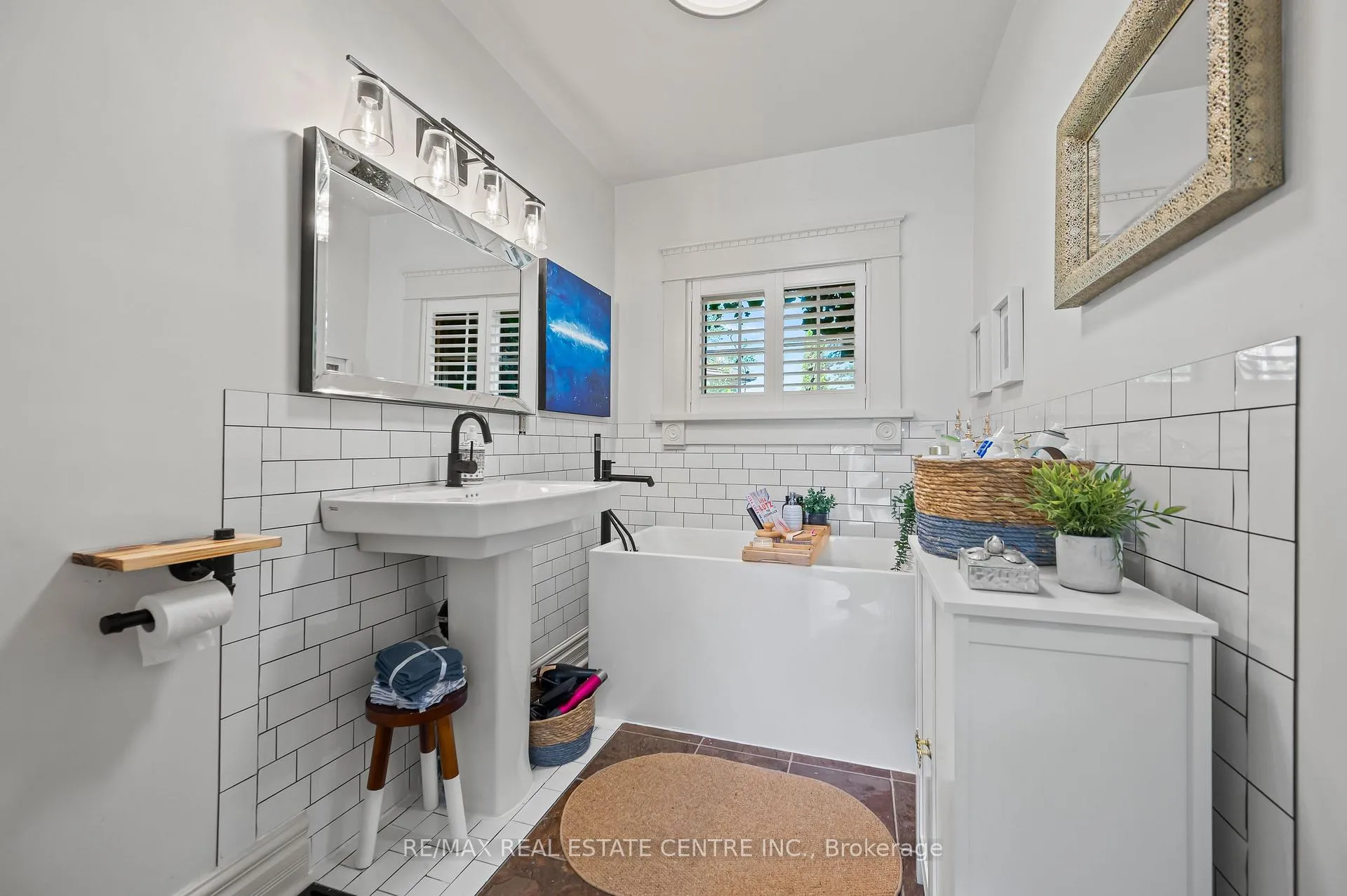 Photo 79 of 415 Wallace Ave N, North Perth, Listowel — HOMEH