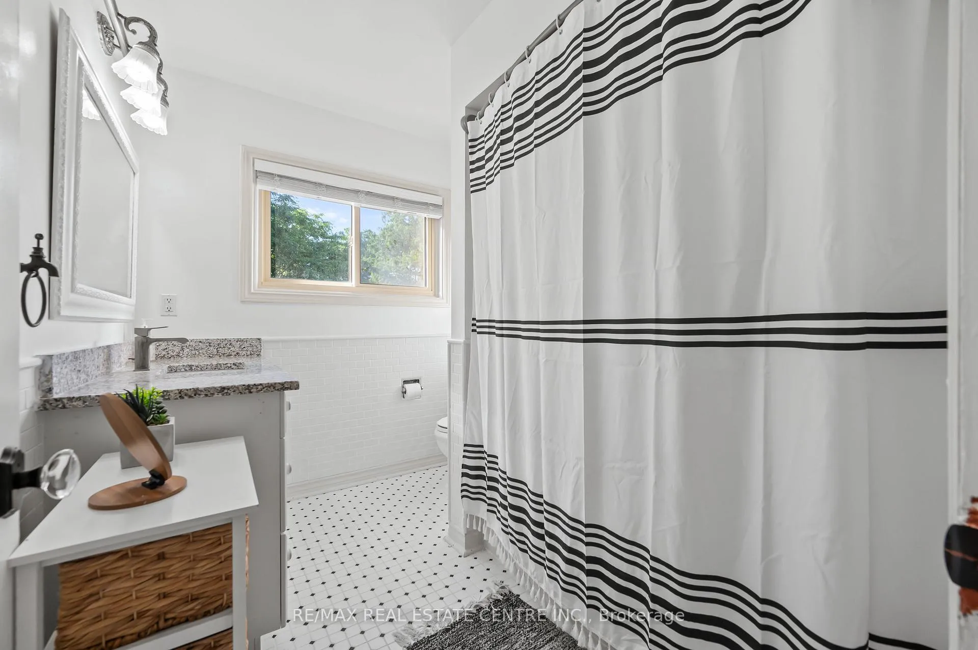 Photo 117 of 415 Wallace Ave N, North Perth, Listowel — HOMEH