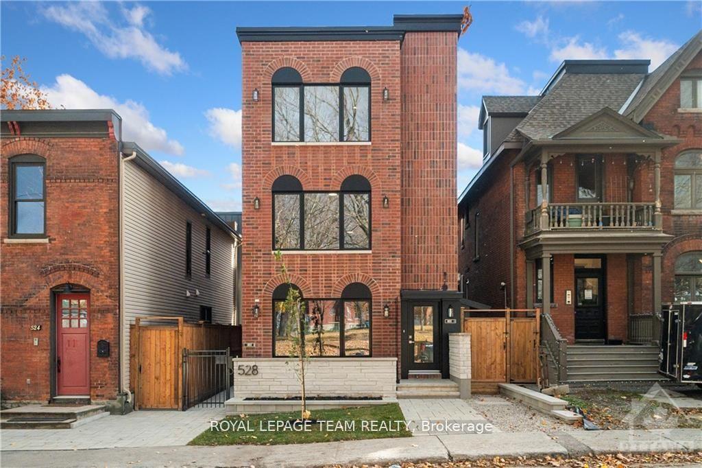 Front of Unit 2, 528 Maclaren Street