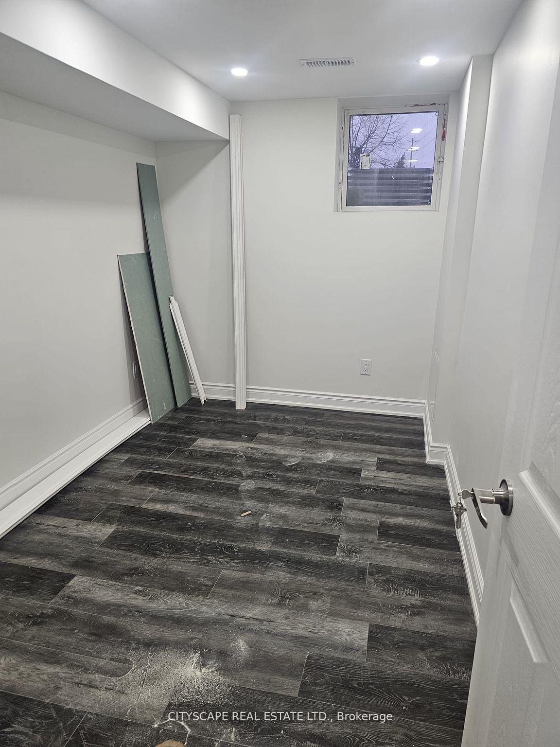 Photo 4 of Unit B, 1048 Zimmerman Crescent, Milton, Beaty — HOMEH
