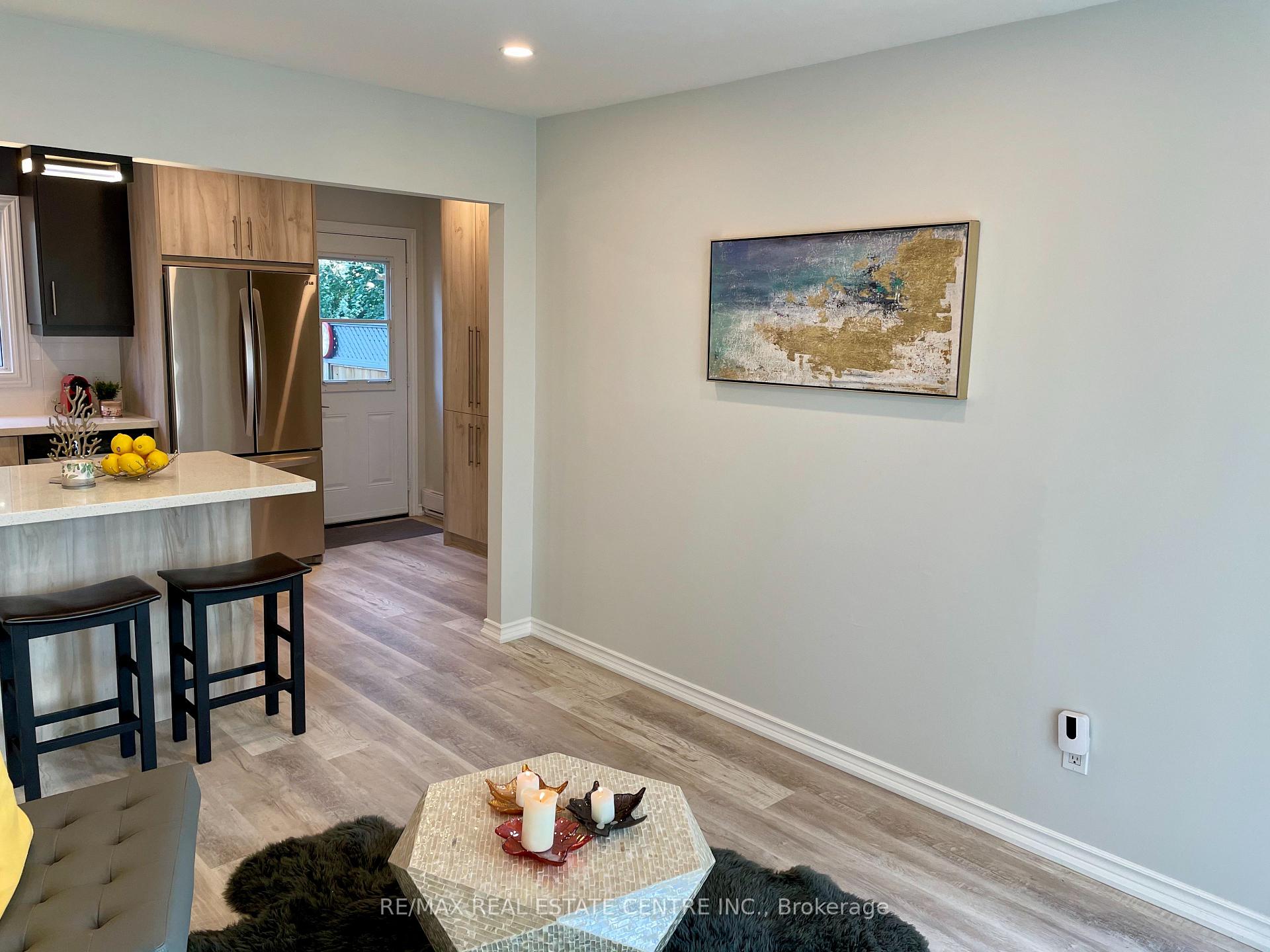 Photo 6 of Unit 1, 79 Town Line, Orangeville — HOMEH