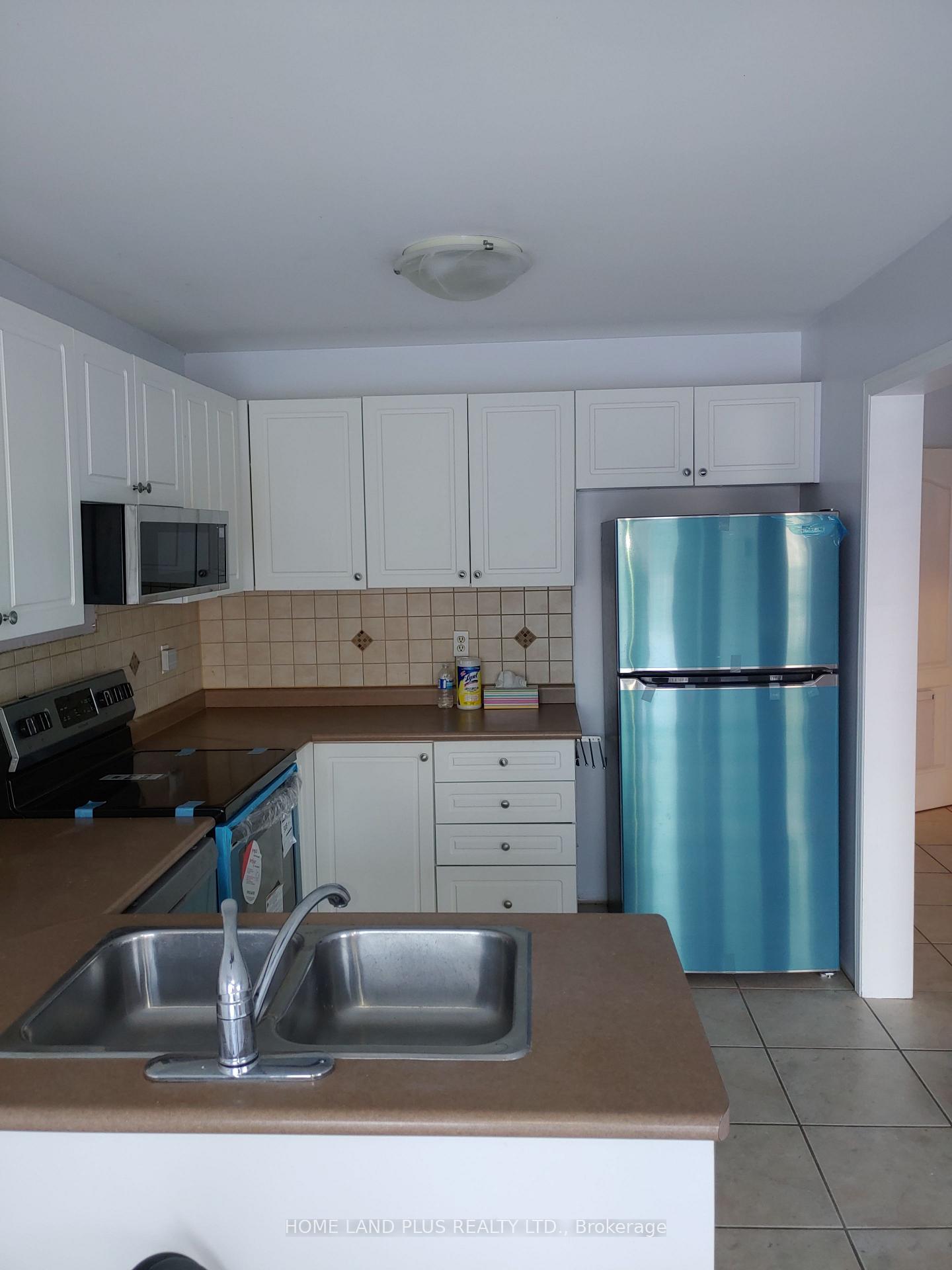 Photo 3 of 122 Julia Crescent, Orillia — HOMEH