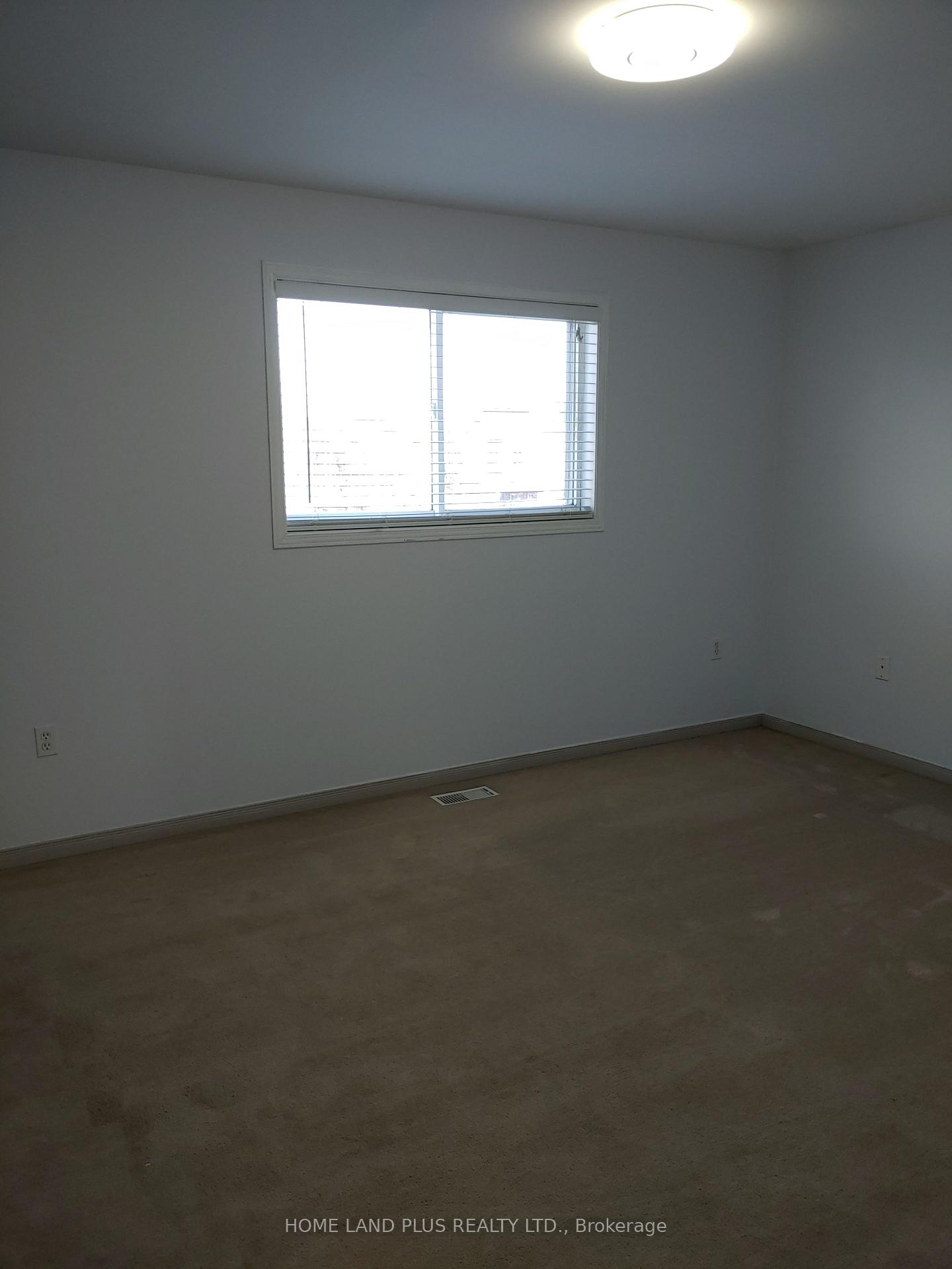 Photo 5 of 122 Julia Crescent, Orillia — HOMEH