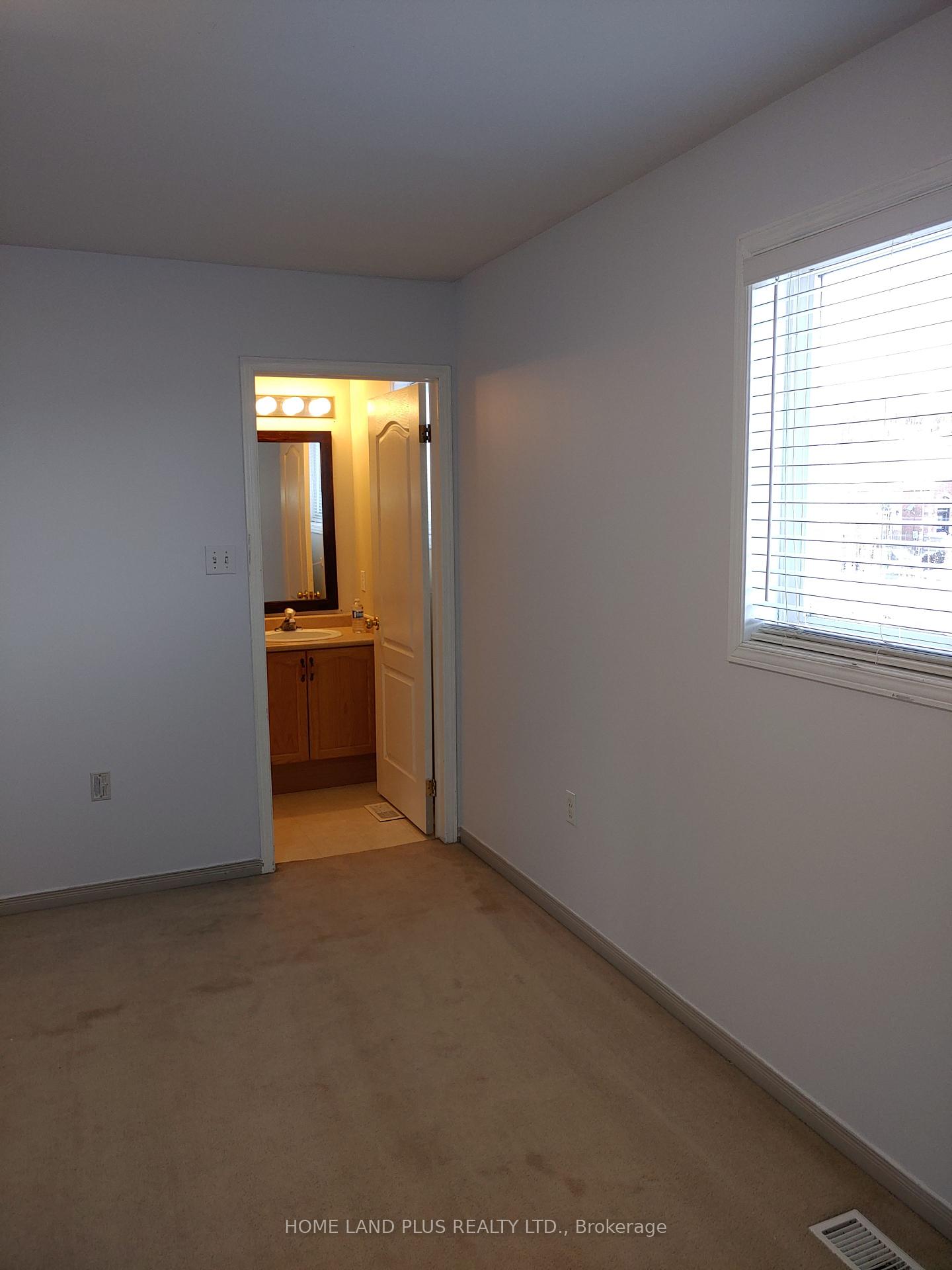 Photo 10 of 122 Julia Crescent, Orillia — HOMEH