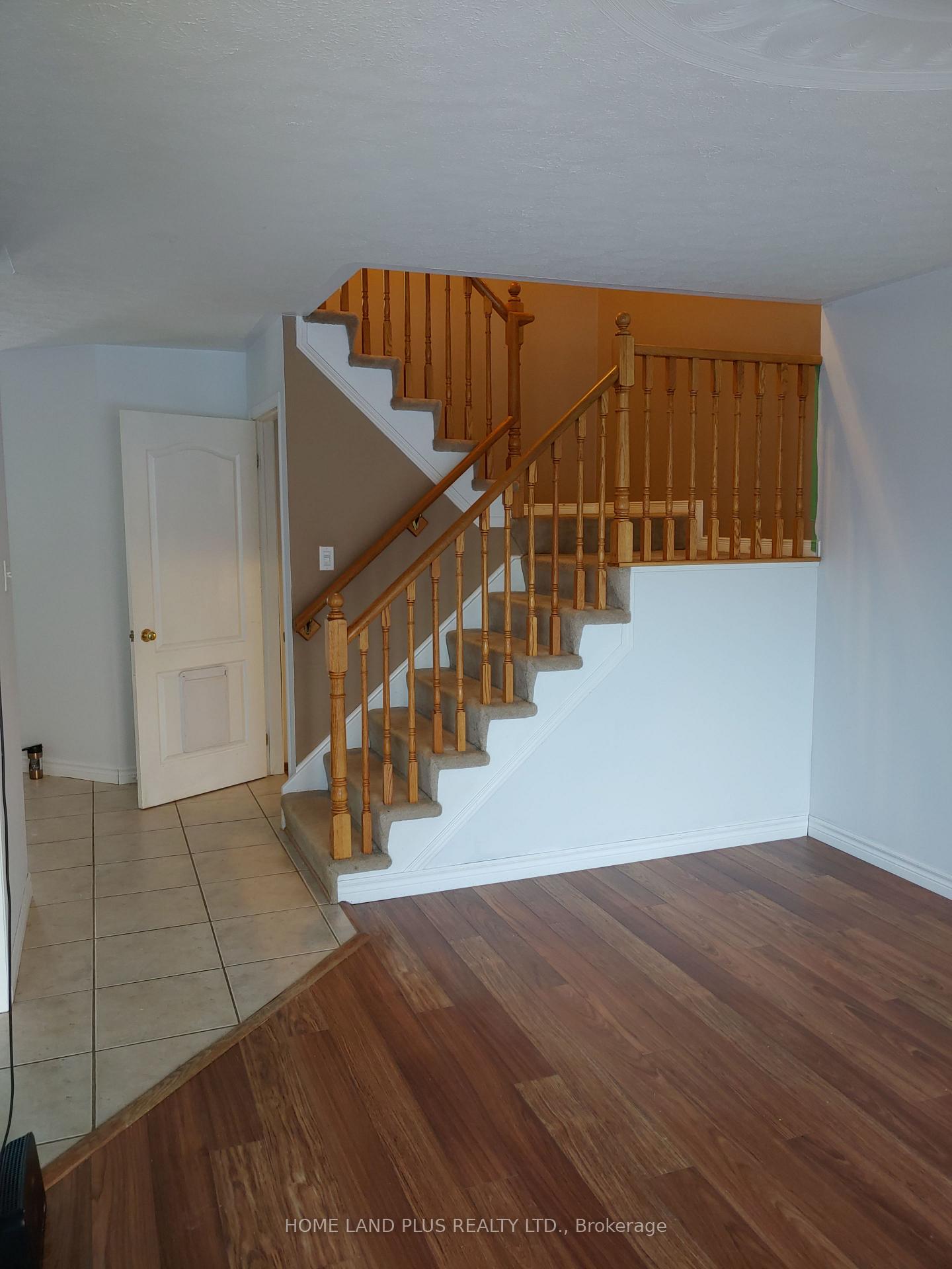 Photo 16 of 122 Julia Crescent, Orillia — HOMEH
