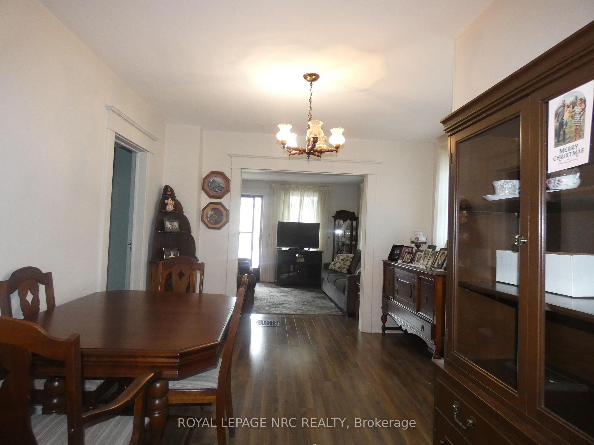 Photo 7 of 5730 Desson Avenue, Niagara Falls, Clifton Hill — HOMEH