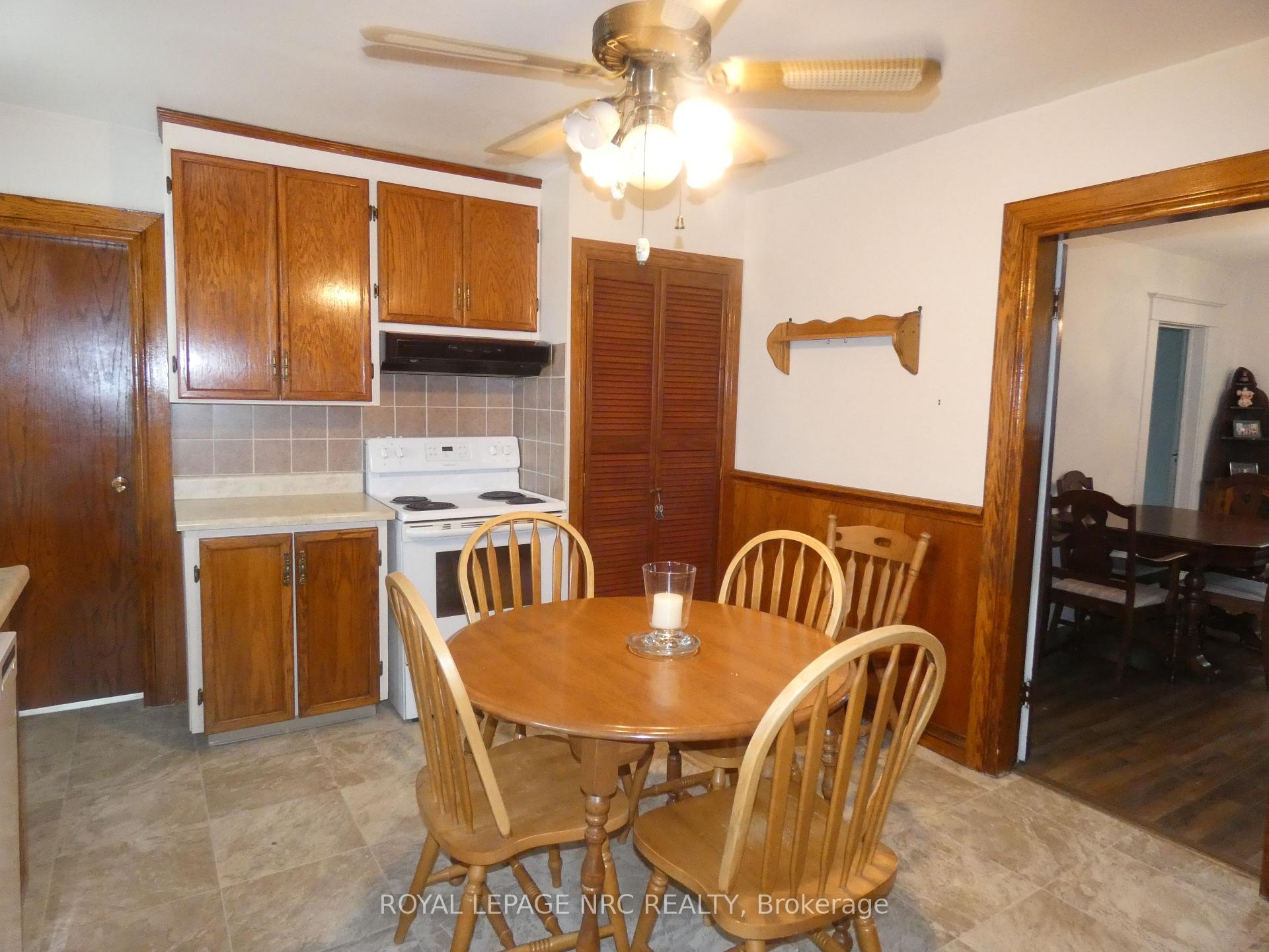 Photo 9 of 5730 Desson Avenue, Niagara Falls, Clifton Hill — HOMEH