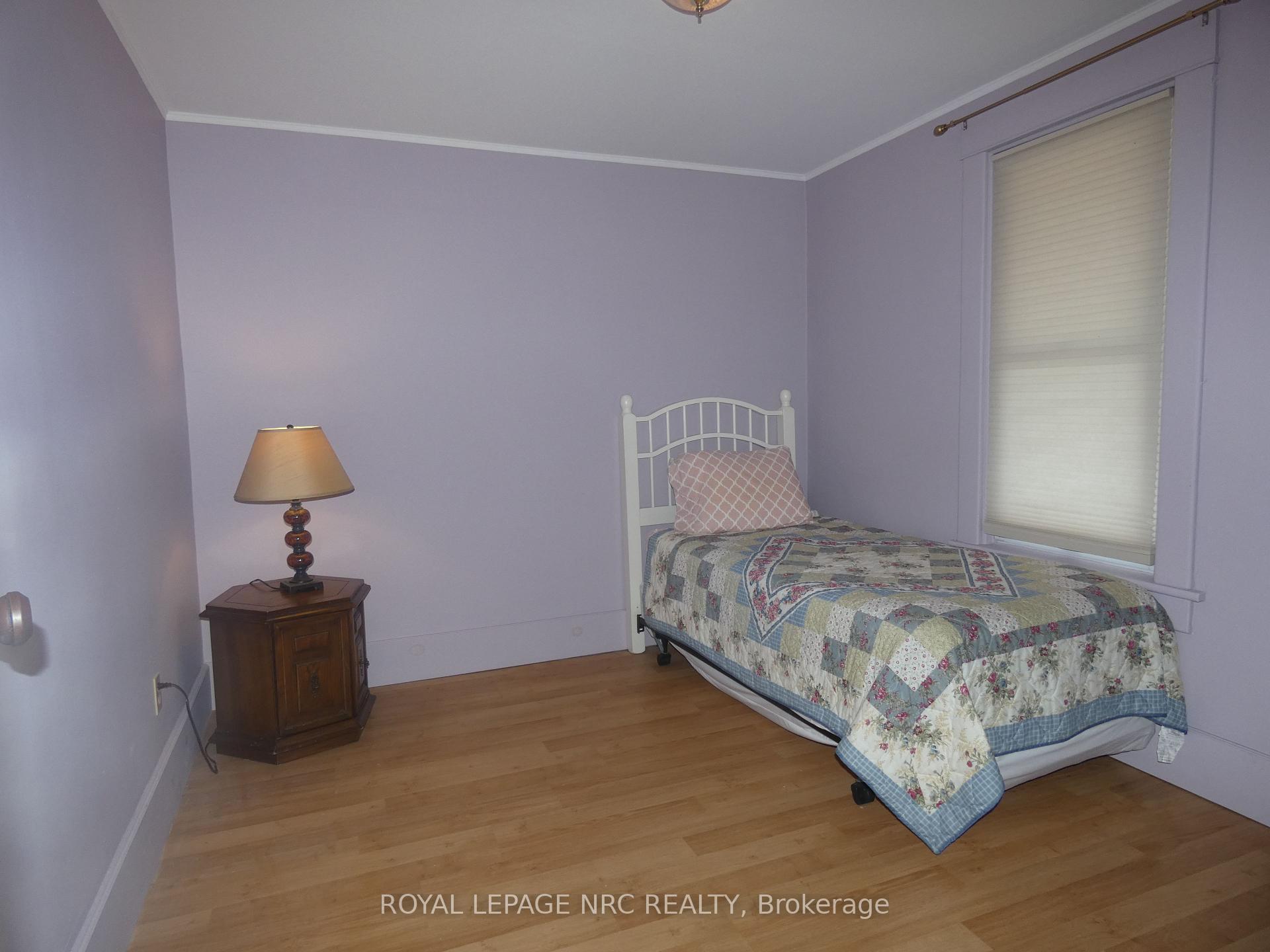 Photo 12 of 5730 Desson Avenue, Niagara Falls, Clifton Hill — HOMEH