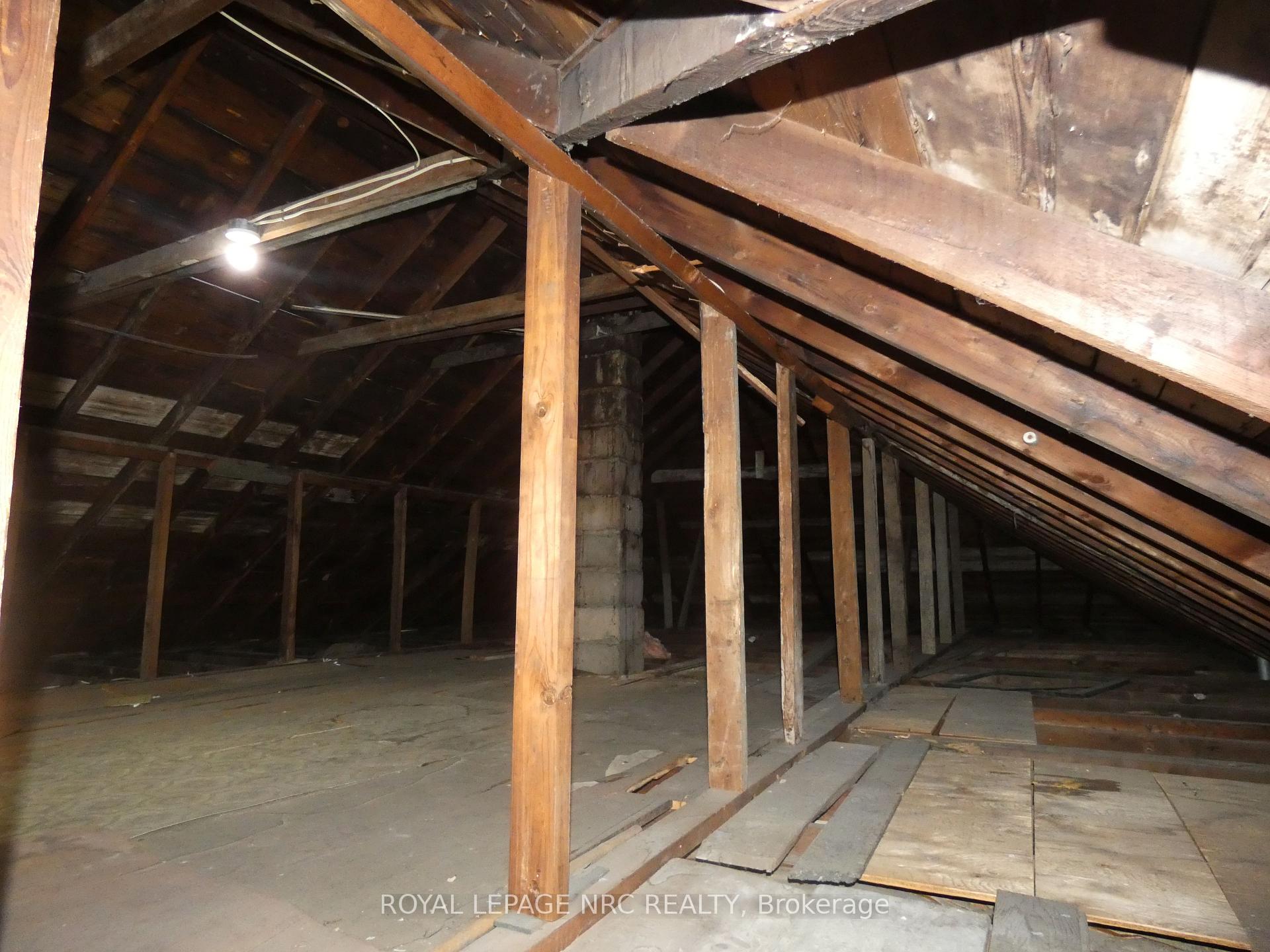 Photo 17 of 5730 Desson Avenue, Niagara Falls, Clifton Hill — HOMEH