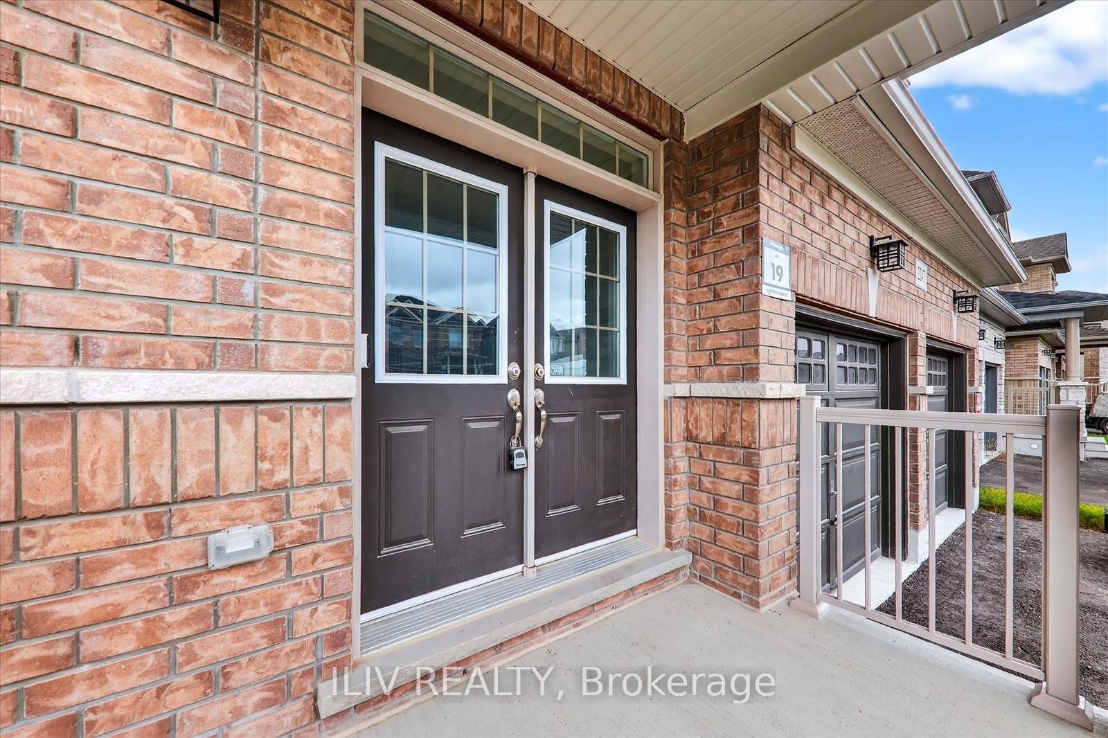 Photo 3 of 2247 Crystal Drive, Oshawa, Kedron — HOMEH