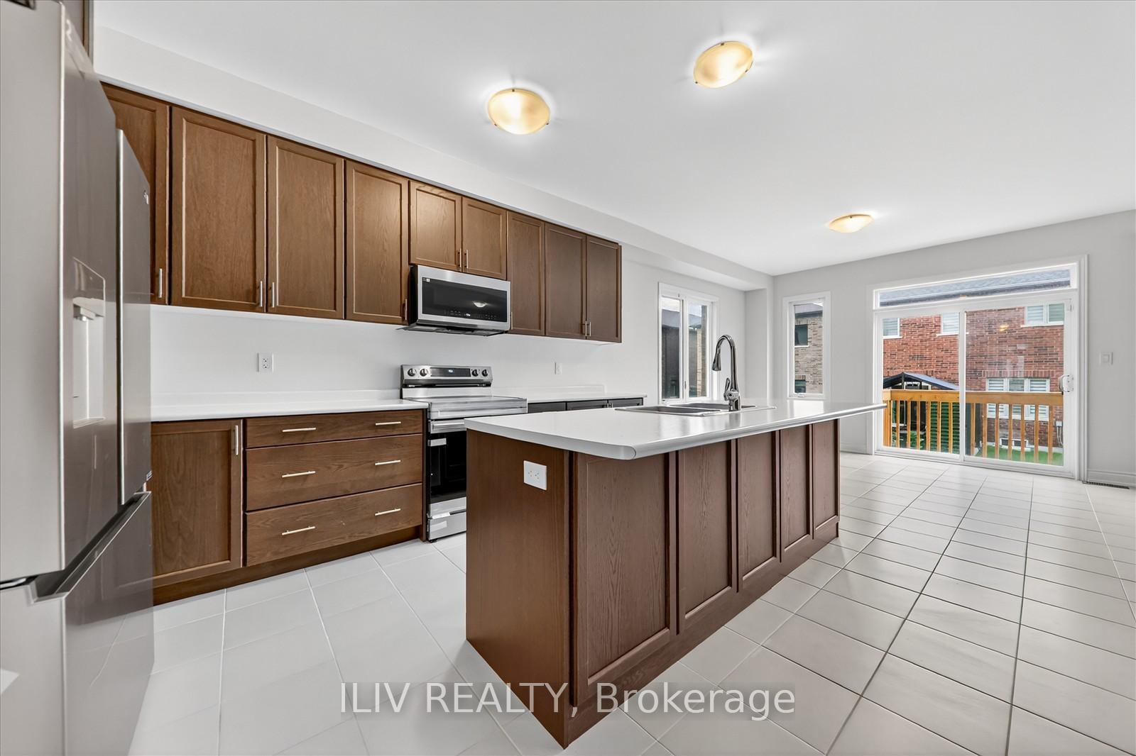 Photo 7 of 2247 Crystal Drive, Oshawa, Kedron — HOMEH