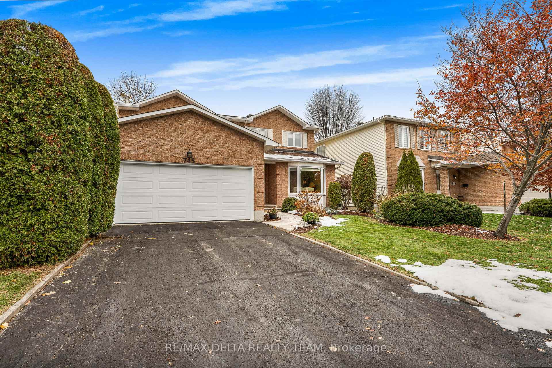 Photo 2 of 745 Hauteview Crescent, Ottawa, Fallingbrook/Ridgemount — HOMEH