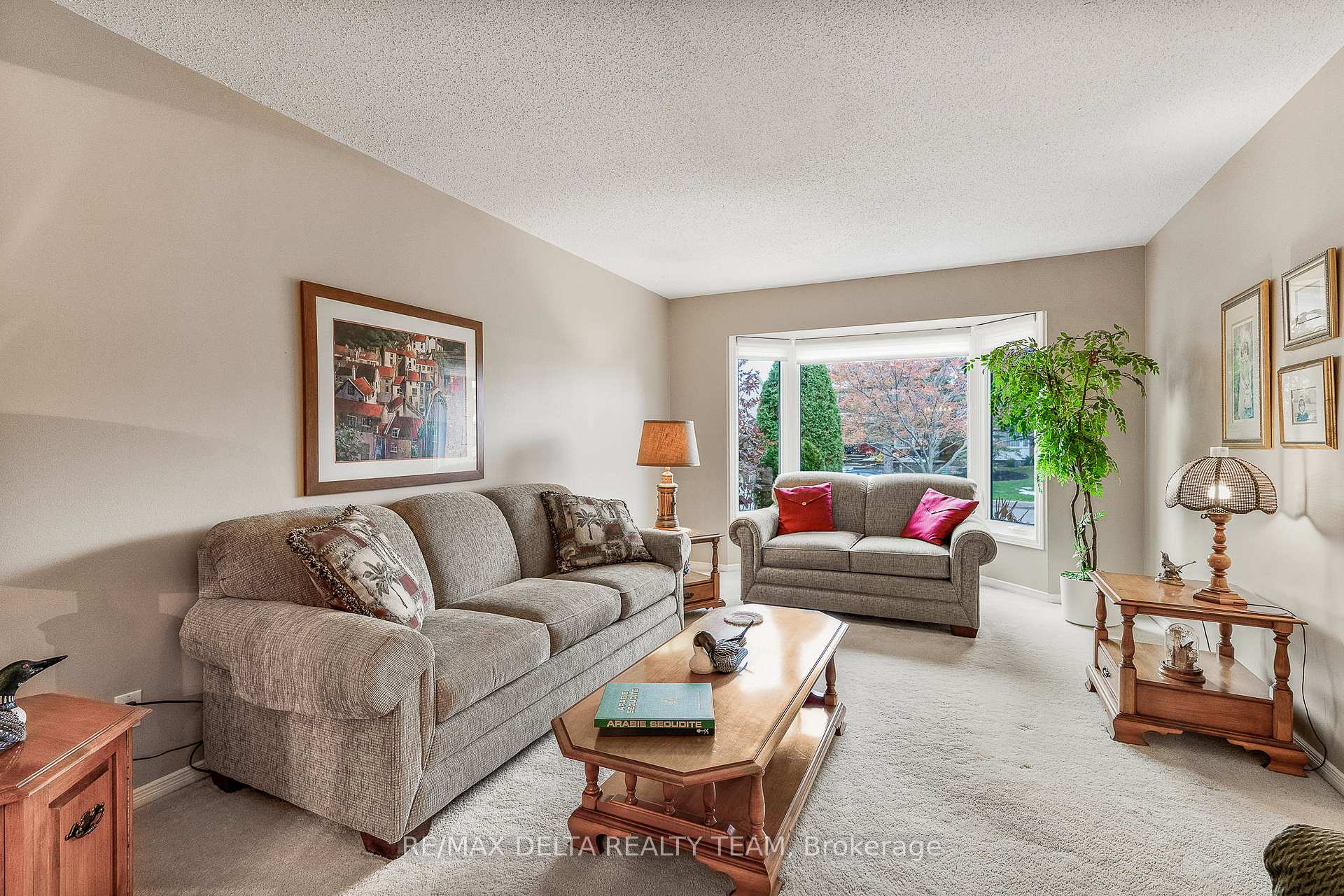 Photo 7 of 745 Hauteview Crescent, Ottawa, Fallingbrook/Ridgemount — HOMEH